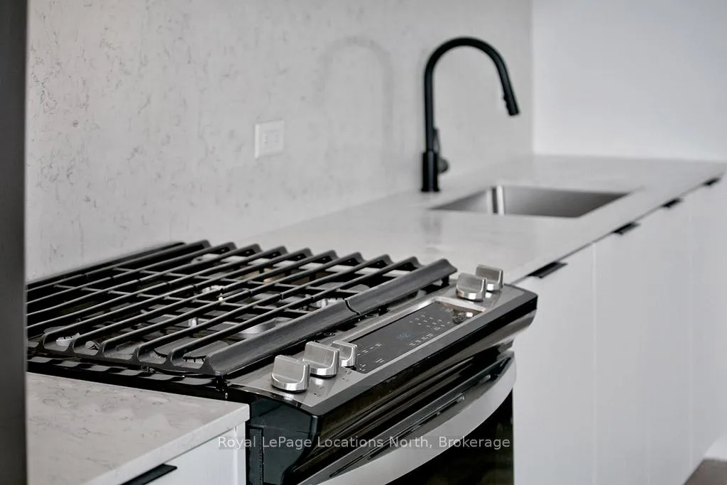 Photo 7 of Unit 612, 31 Huron Street, Collingwood — HOMEH