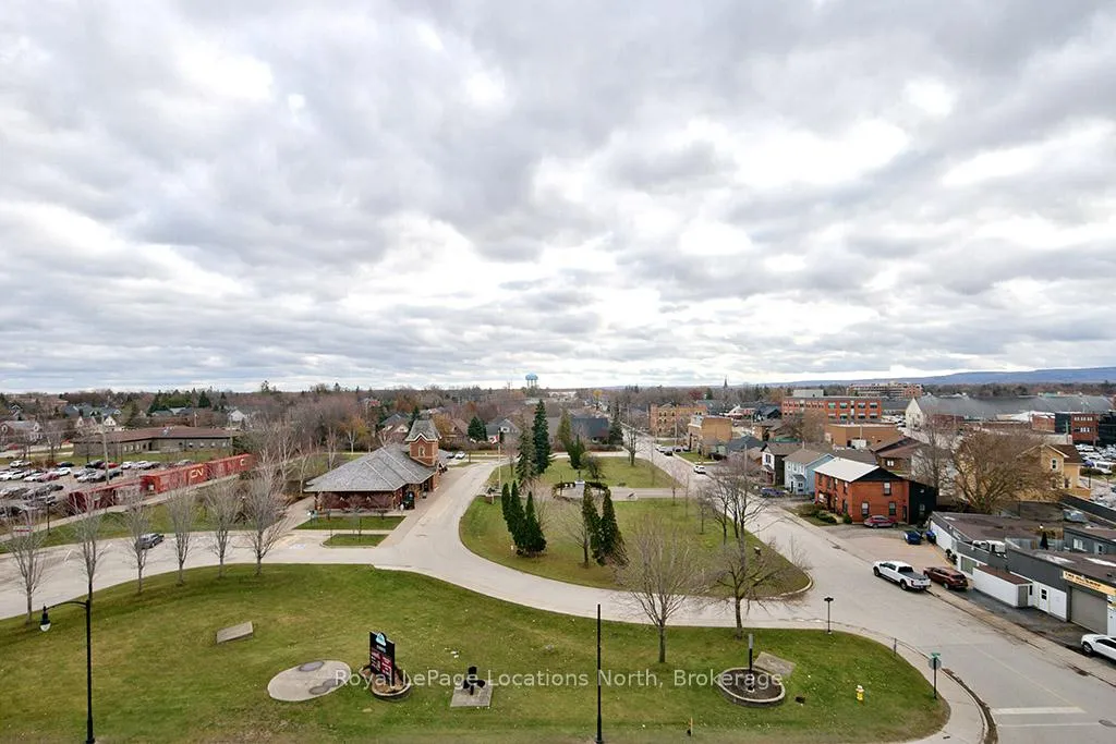 Photo 14 of Unit 612, 31 Huron Street, Collingwood — HOMEH