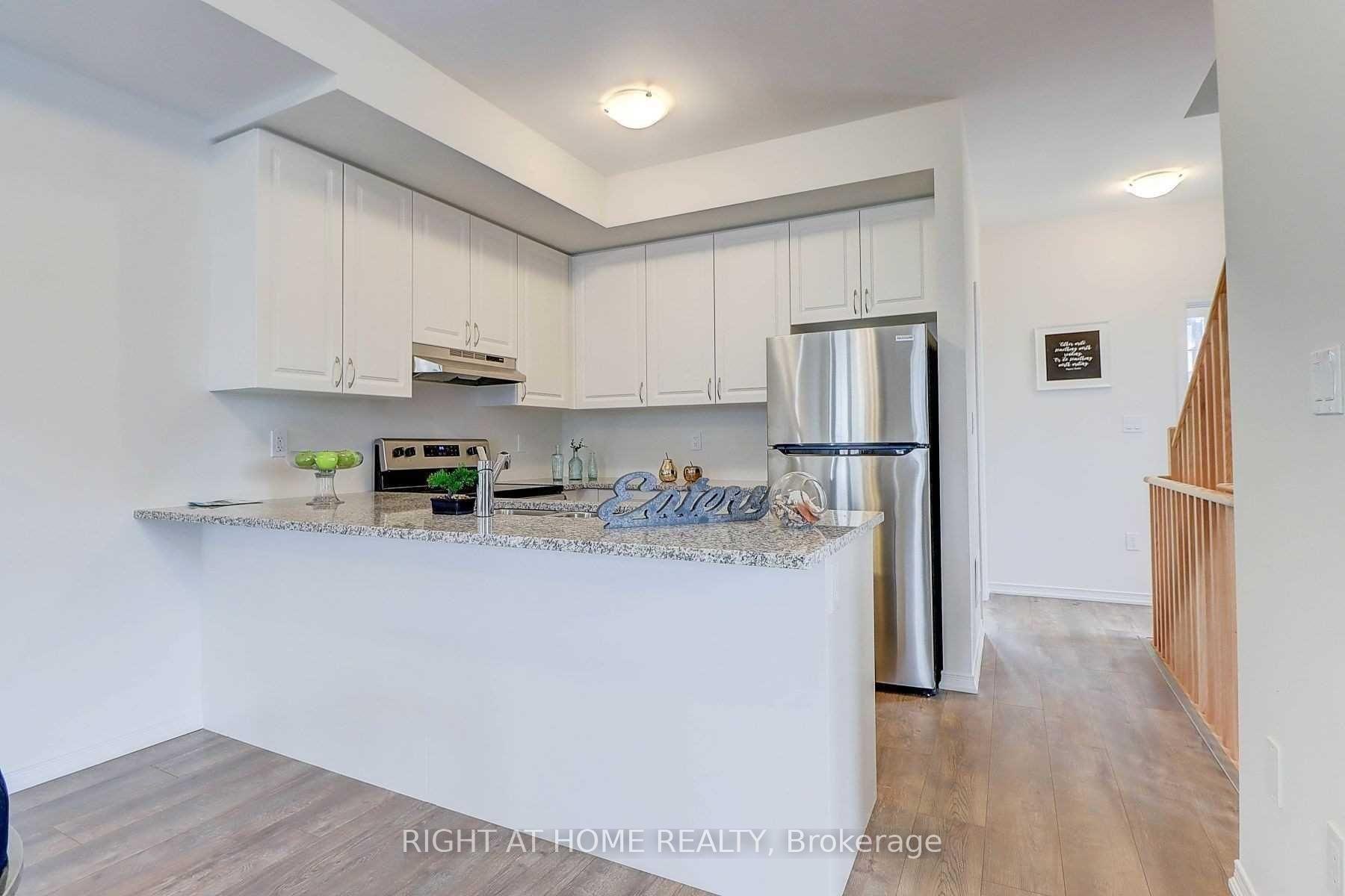 Photo 4 of 2552 Earleville Path, Oshawa, Windfields — HOMEH