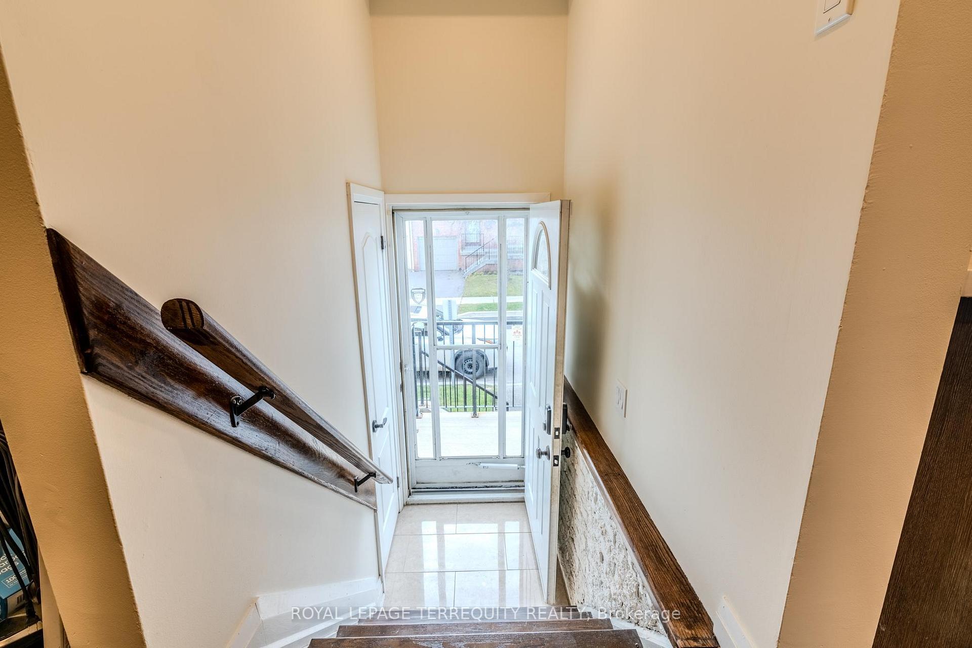 Photo 2 of 84 Moregate Crescent, Brampton, Central Park — HOMEH