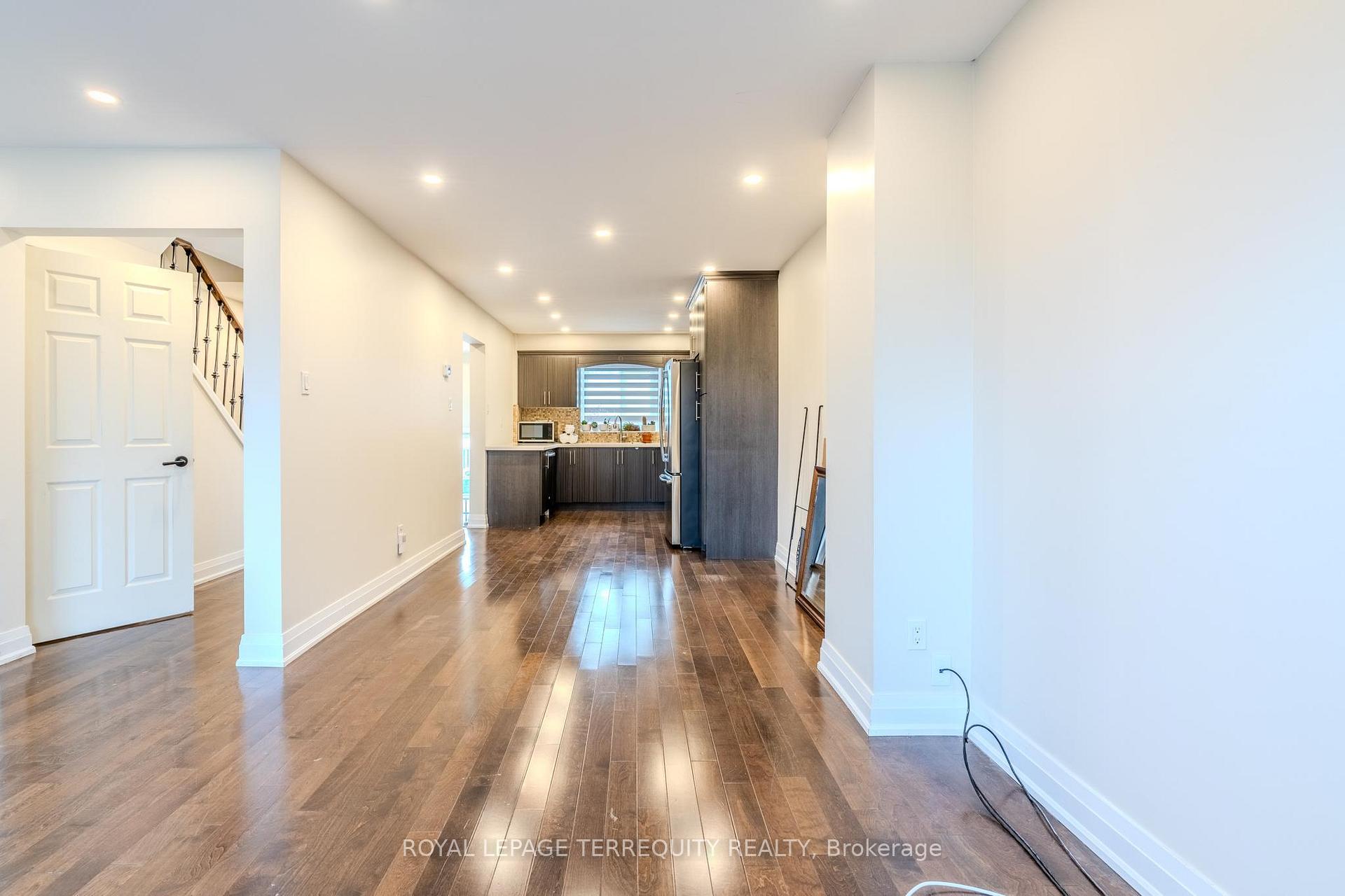 Photo 7 of 84 Moregate Crescent, Brampton, Central Park — HOMEH