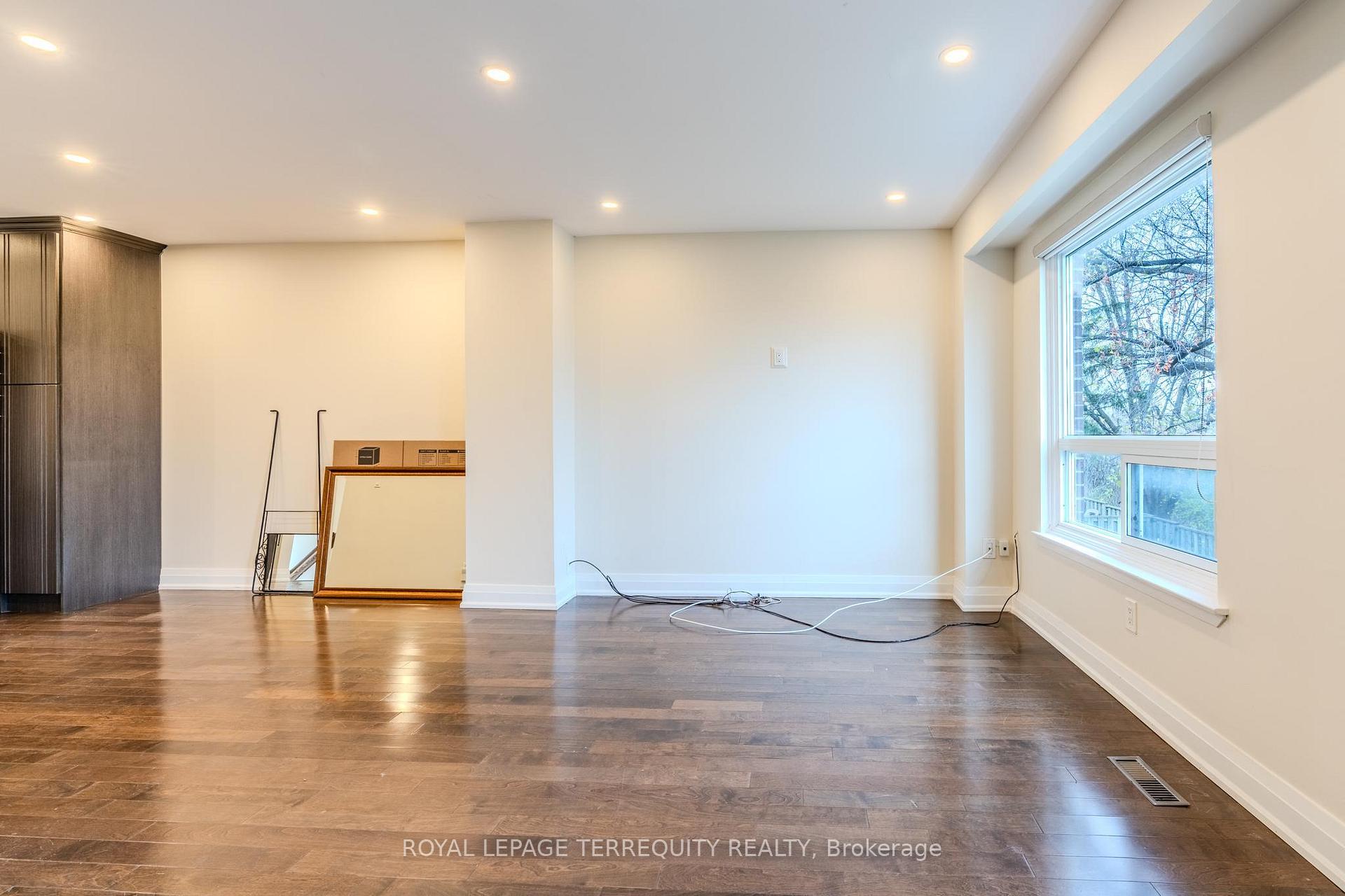 Photo 9 of 84 Moregate Crescent, Brampton, Central Park — HOMEH
