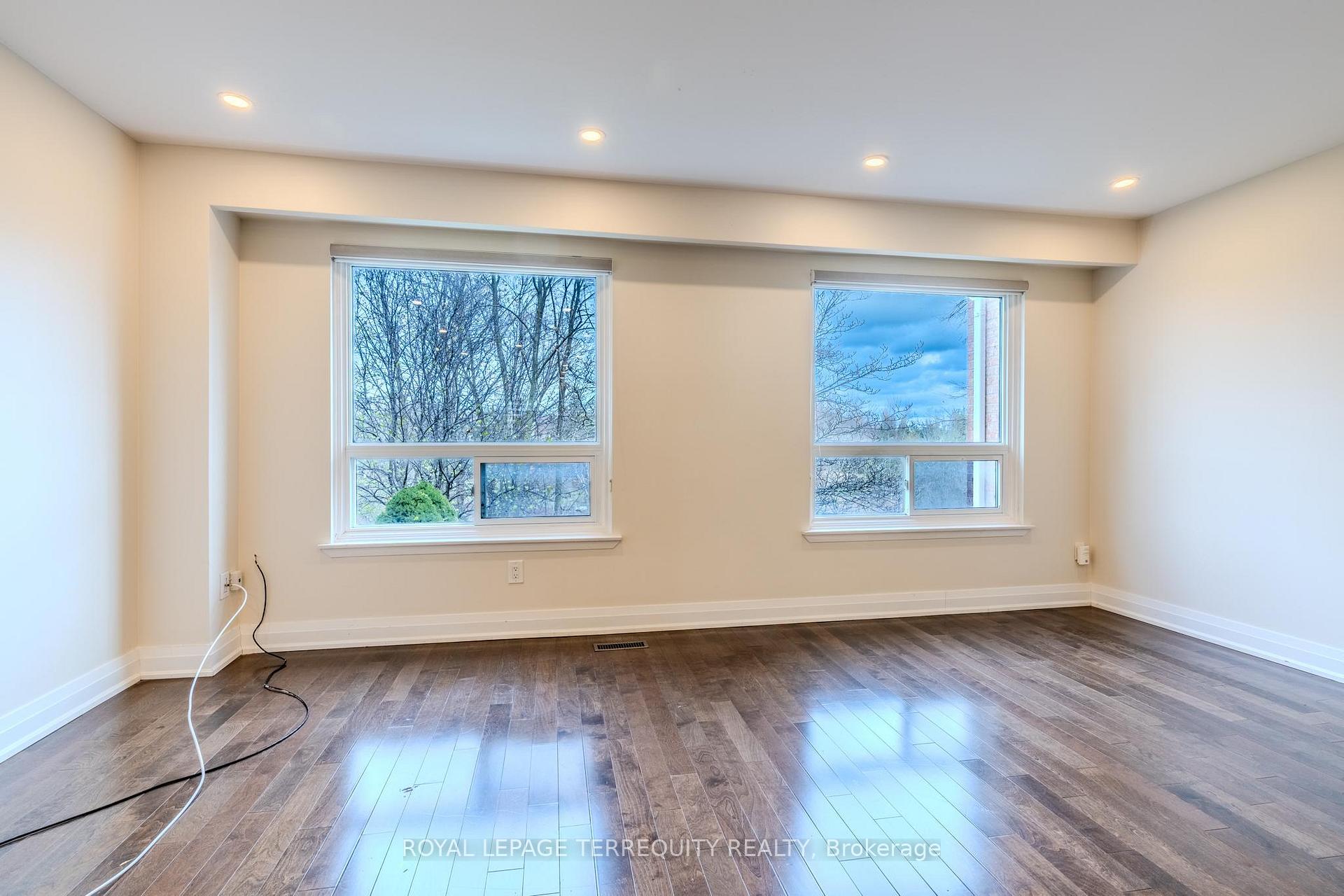 Photo 10 of 84 Moregate Crescent, Brampton, Central Park — HOMEH