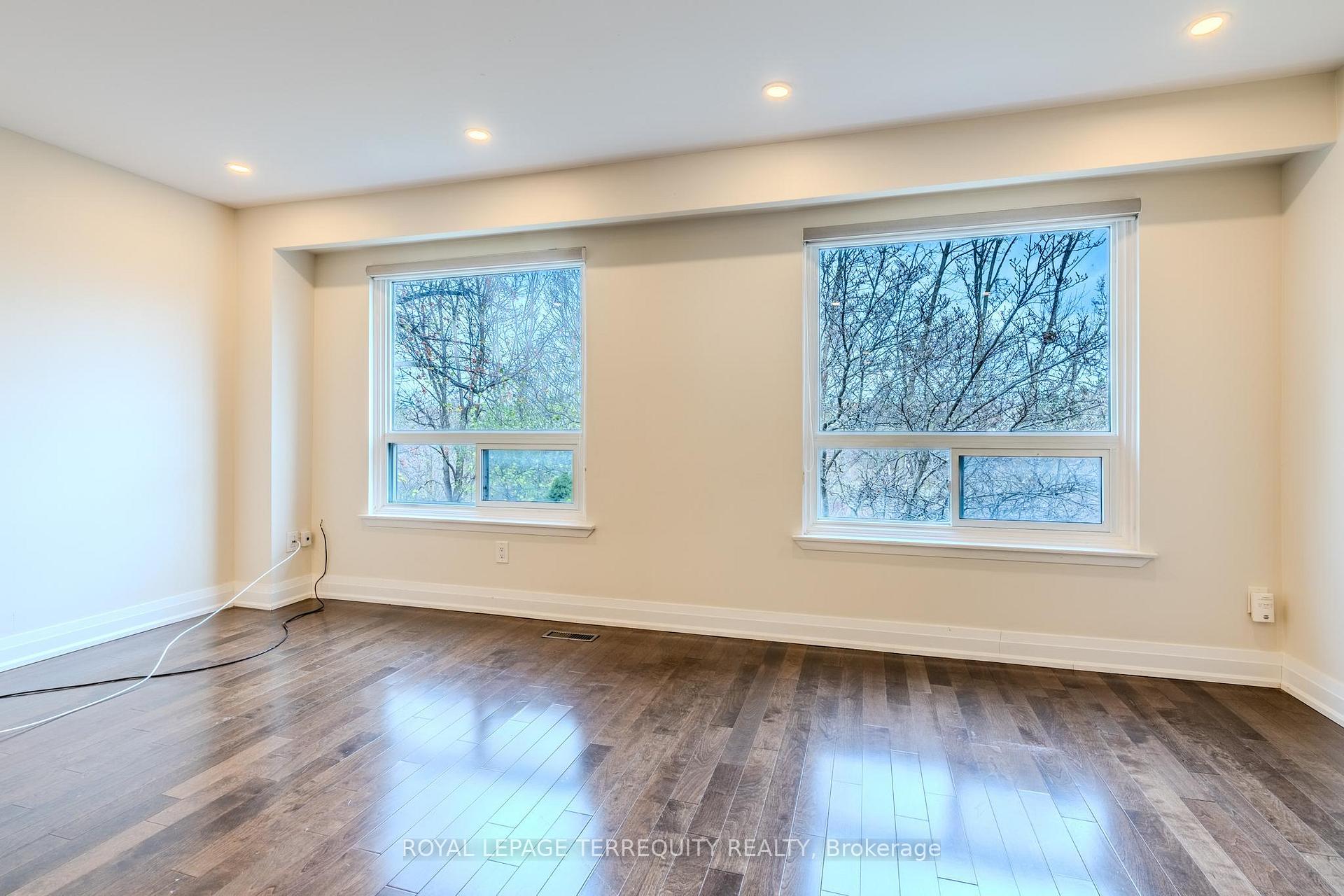 Photo 11 of 84 Moregate Crescent, Brampton, Central Park — HOMEH