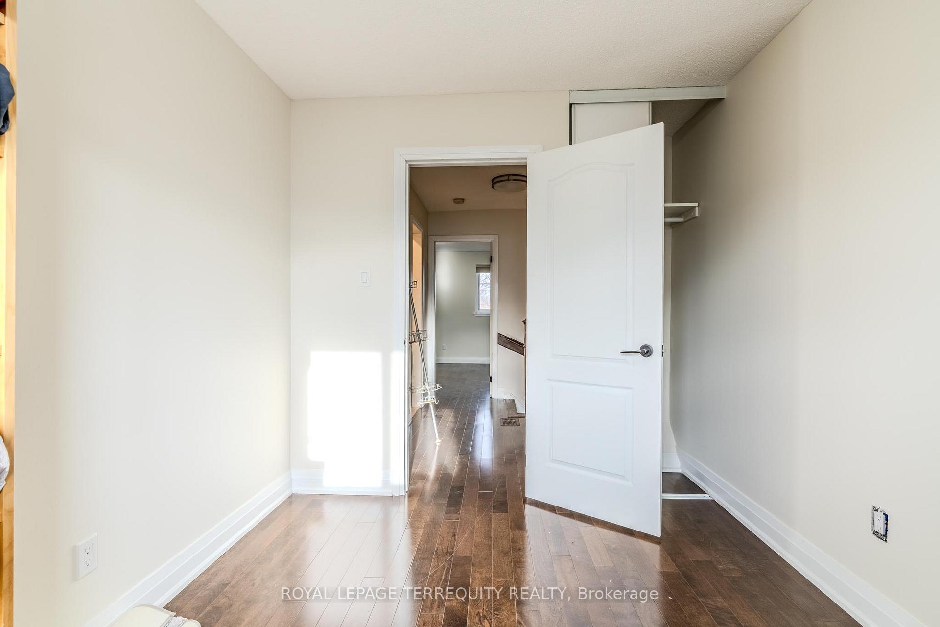Photo 23 of 84 Moregate Crescent, Brampton, Central Park — HOMEH