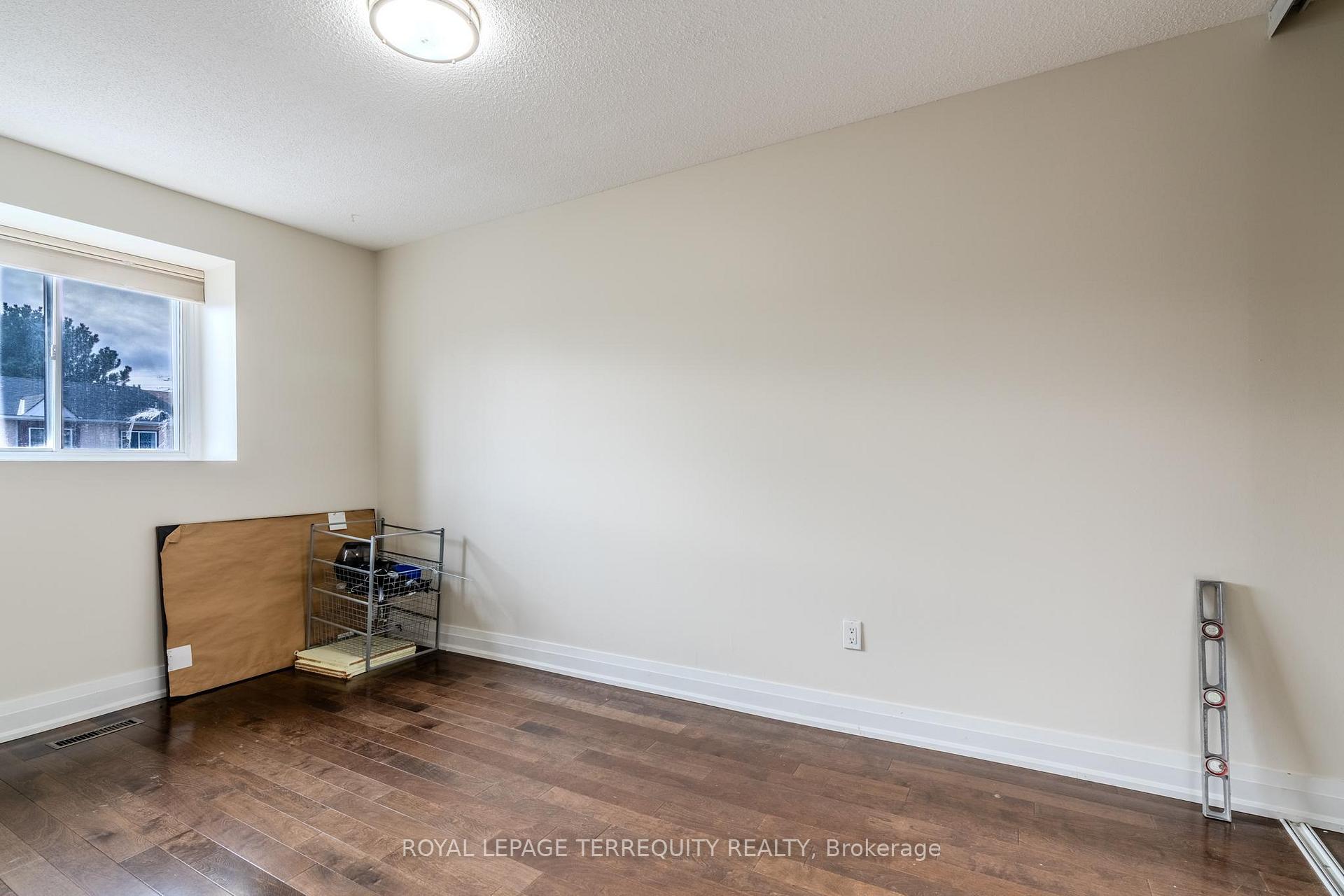 Photo 25 of 84 Moregate Crescent, Brampton, Central Park — HOMEH