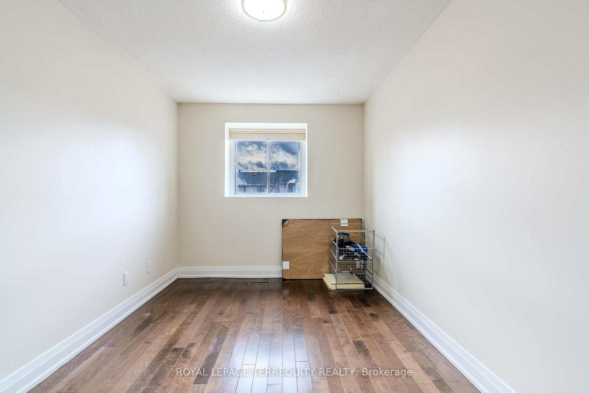 Photo 26 of 84 Moregate Crescent, Brampton, Central Park — HOMEH