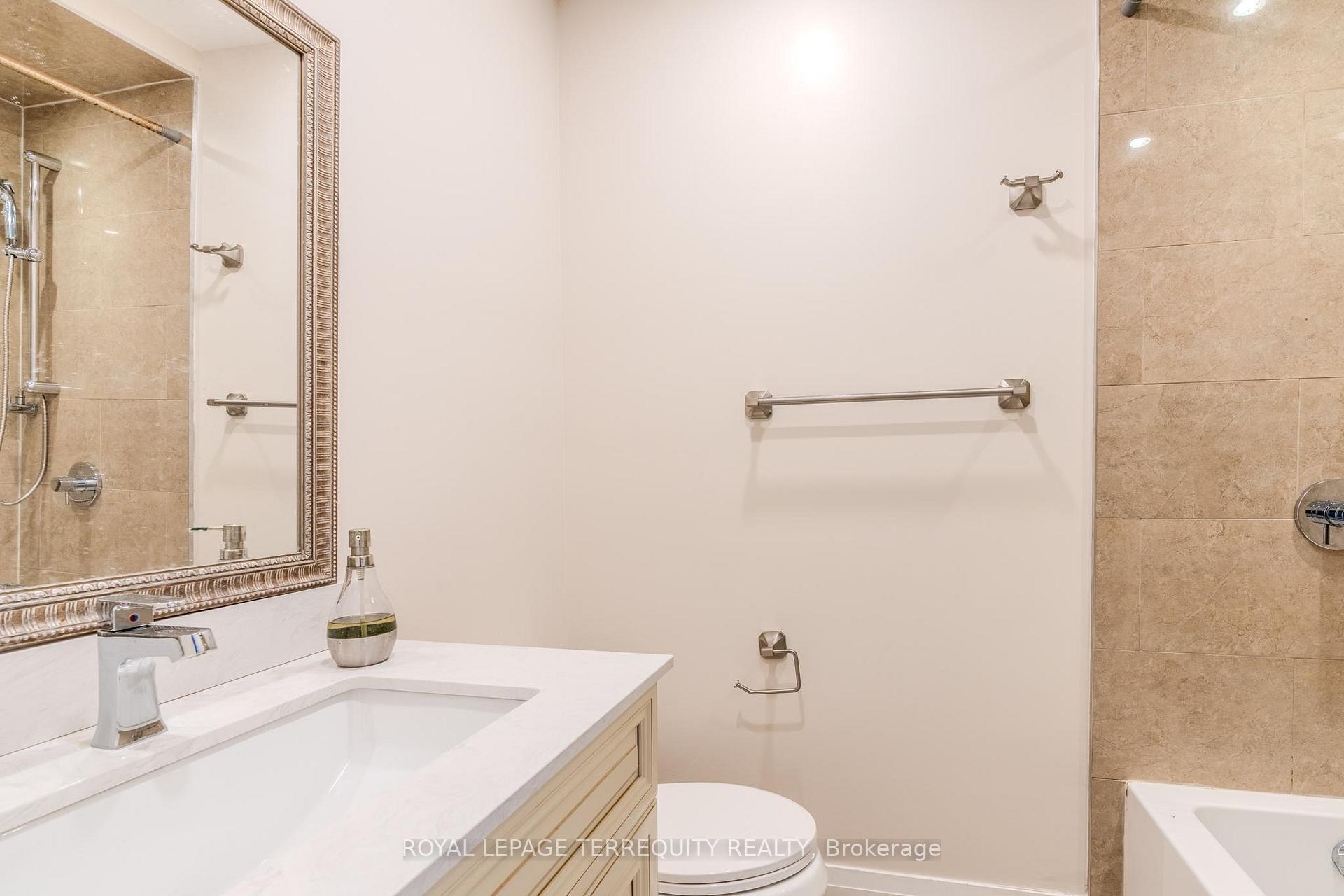 Photo 29 of 84 Moregate Crescent, Brampton, Central Park — HOMEH