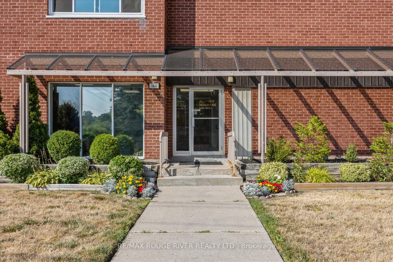 Photo 2 of Unit 601, 144 Queen Street, Clarington, Bowmanville — HOMEH
