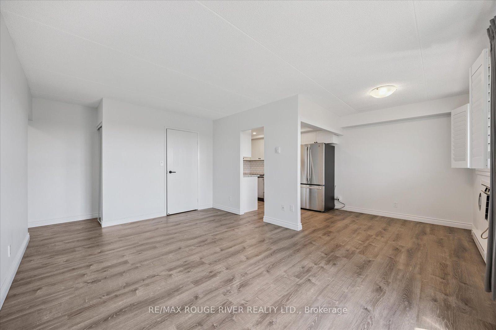Photo 5 of Unit 601, 144 Queen Street, Clarington, Bowmanville — HOMEH