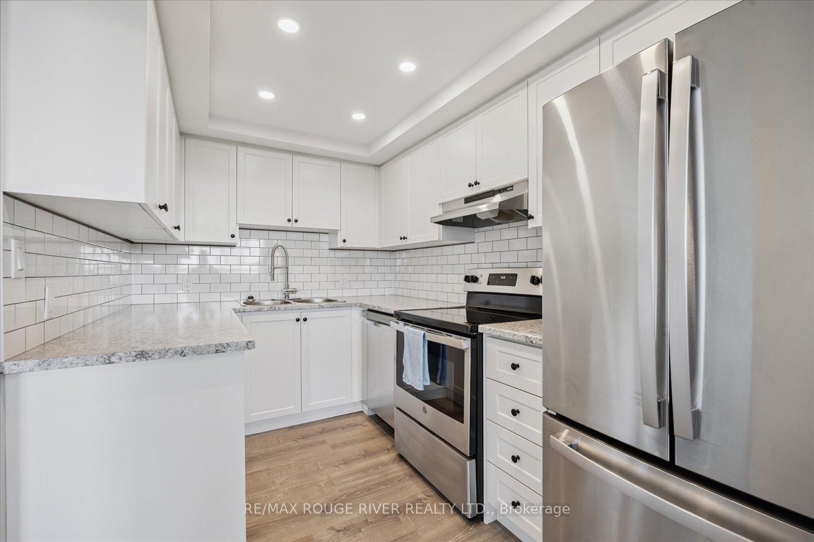 Photo 7 of Unit 601, 144 Queen Street, Clarington, Bowmanville — HOMEH