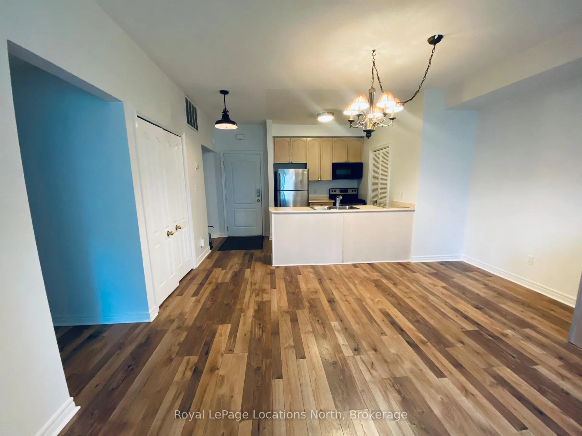 Photo 4 of Unit 824, 32 Dawson Drive, Collingwood — HOMEH