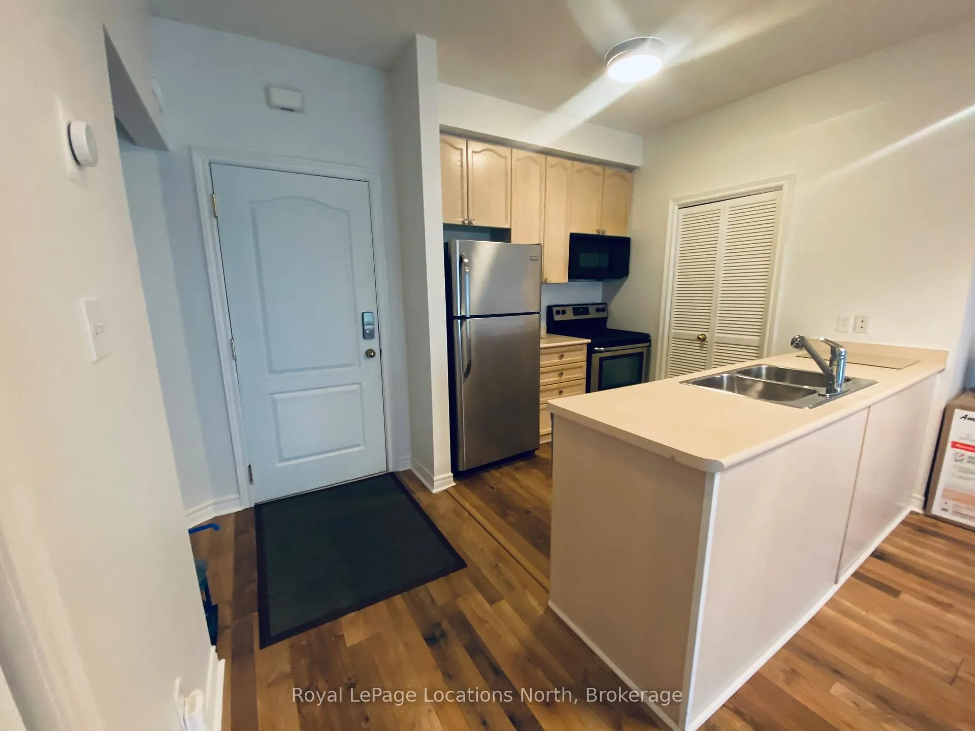 Photo 6 of Unit 824, 32 Dawson Drive, Collingwood — HOMEH