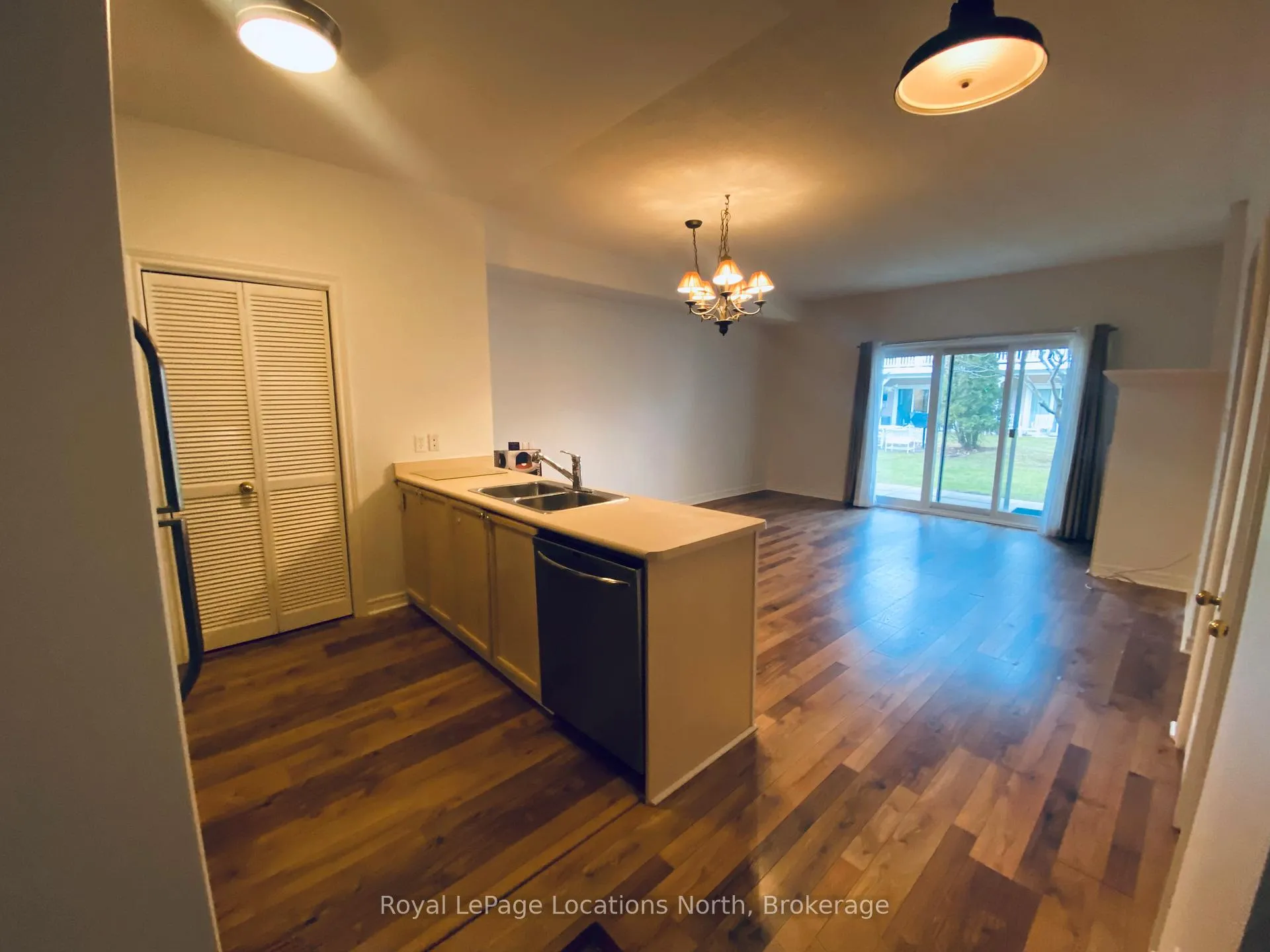 Photo 8 of Unit 824, 32 Dawson Drive, Collingwood — HOMEH