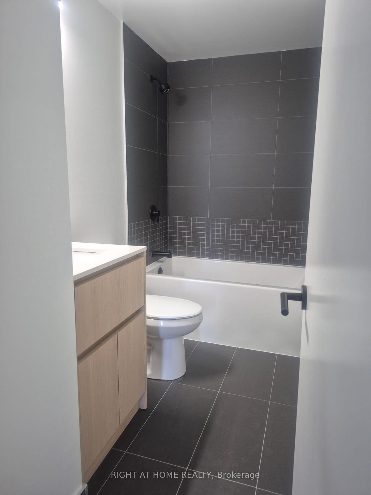 Photo 13 of Unit 327, 31 Huron Street, Collingwood — HOMEH