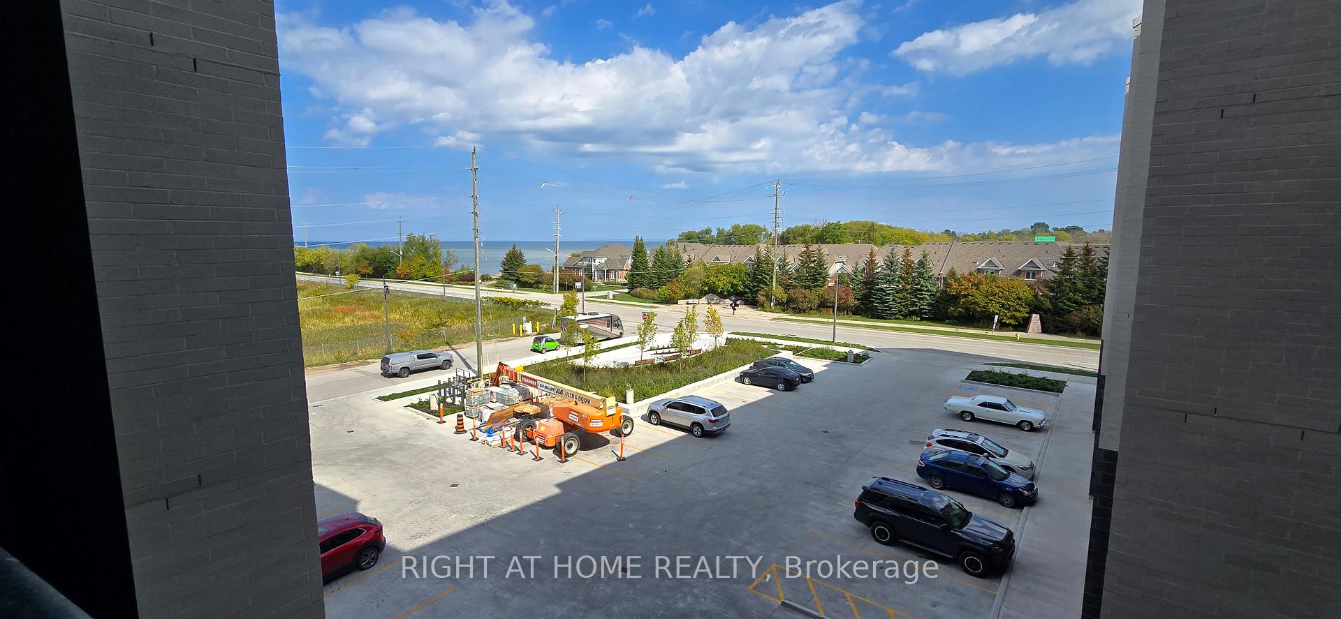 Photo 18 of Unit 327, 31 Huron Street, Collingwood — HOMEH