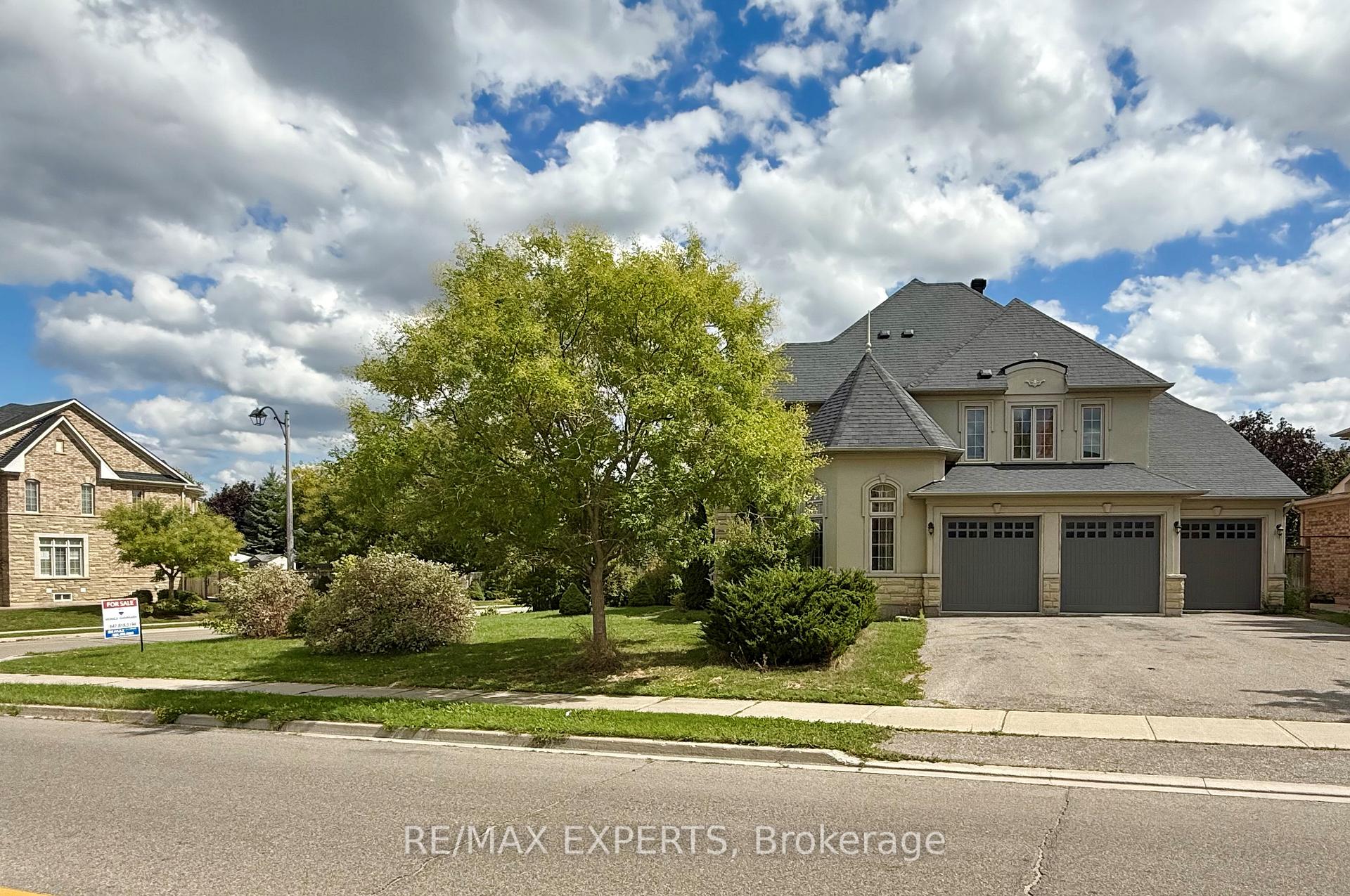Photo 4 of 2 Louvre Circle, Brampton, Vales of Castlemore North — HOMEH