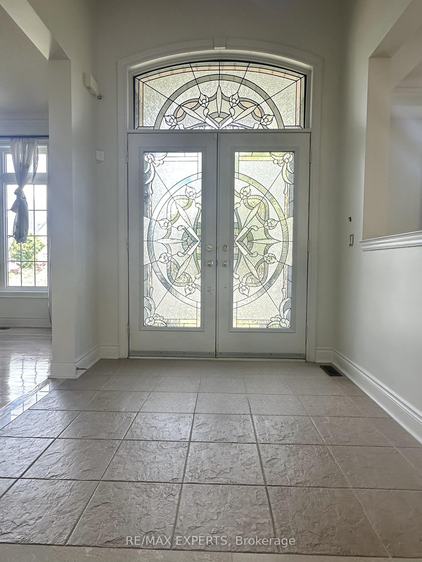 Photo 7 of 2 Louvre Circle, Brampton, Vales of Castlemore North — HOMEH
