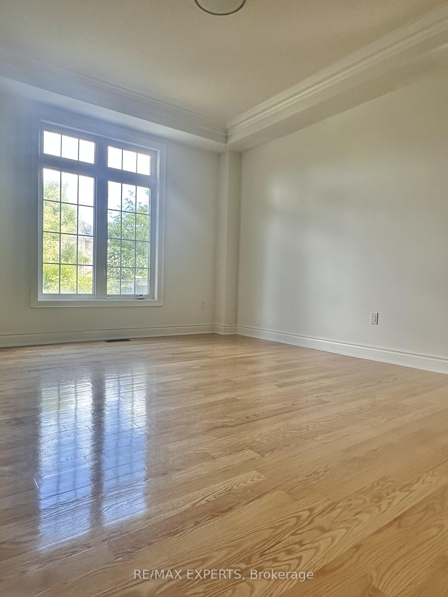 Photo 5 of 2 Louvre Circle, Brampton, Vales of Castlemore North — HOMEH