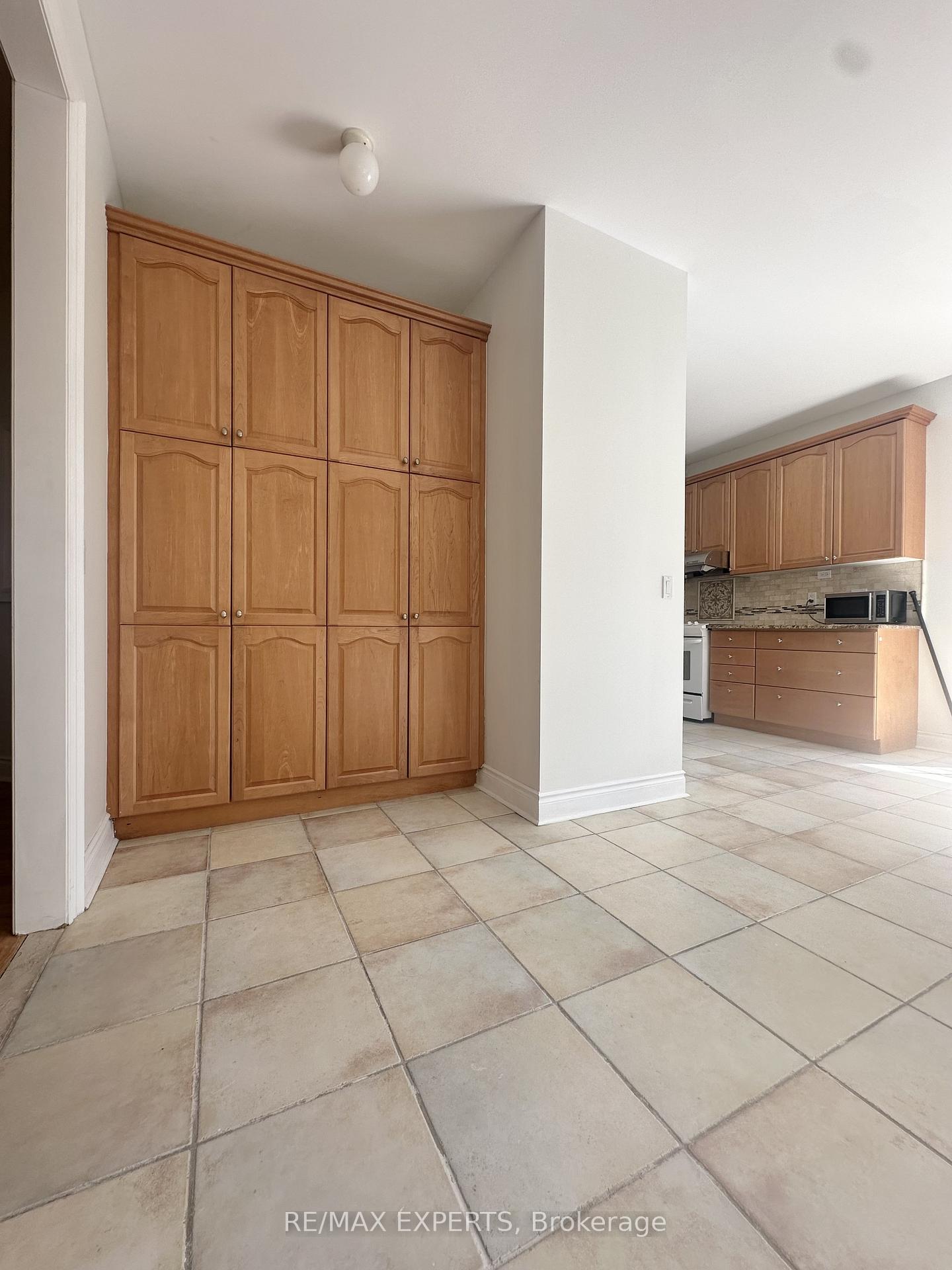 Photo 12 of 2 Louvre Circle, Brampton, Vales of Castlemore North — HOMEH