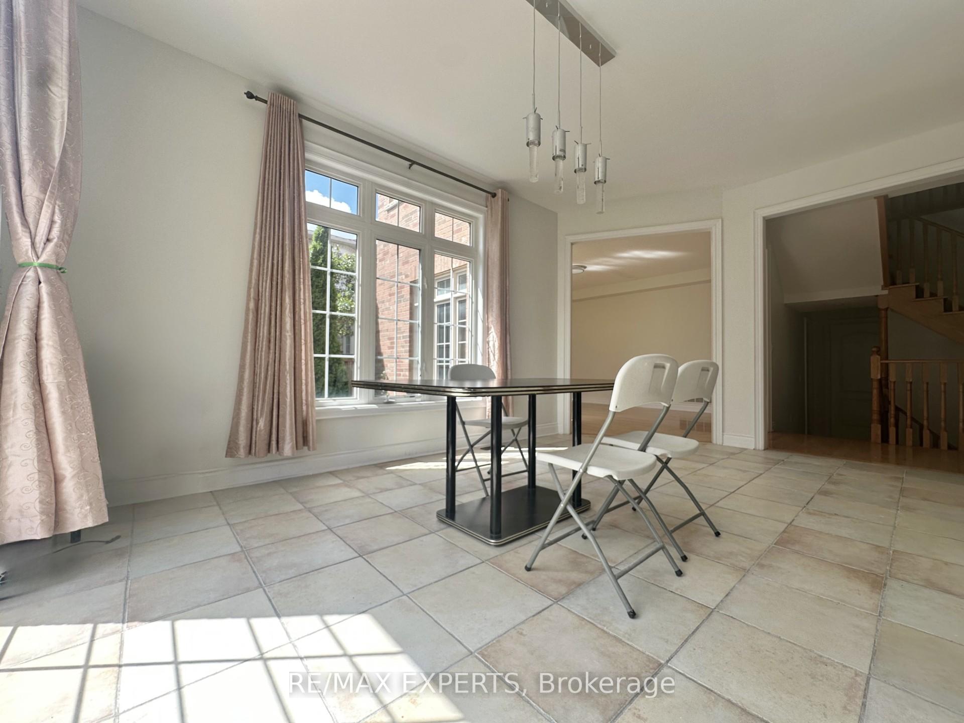 Photo 16 of 2 Louvre Circle, Brampton, Vales of Castlemore North — HOMEH