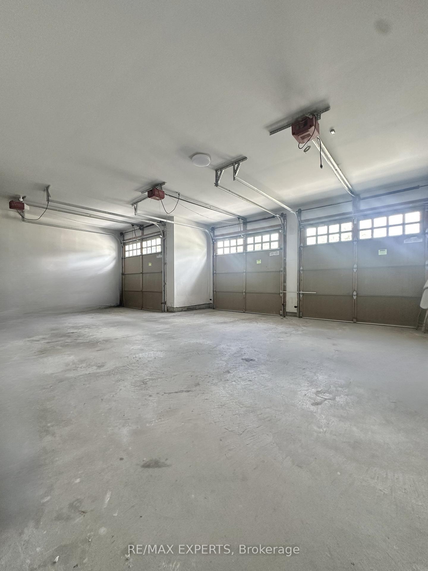 Photo 15 of 2 Louvre Circle, Brampton, Vales of Castlemore North — HOMEH