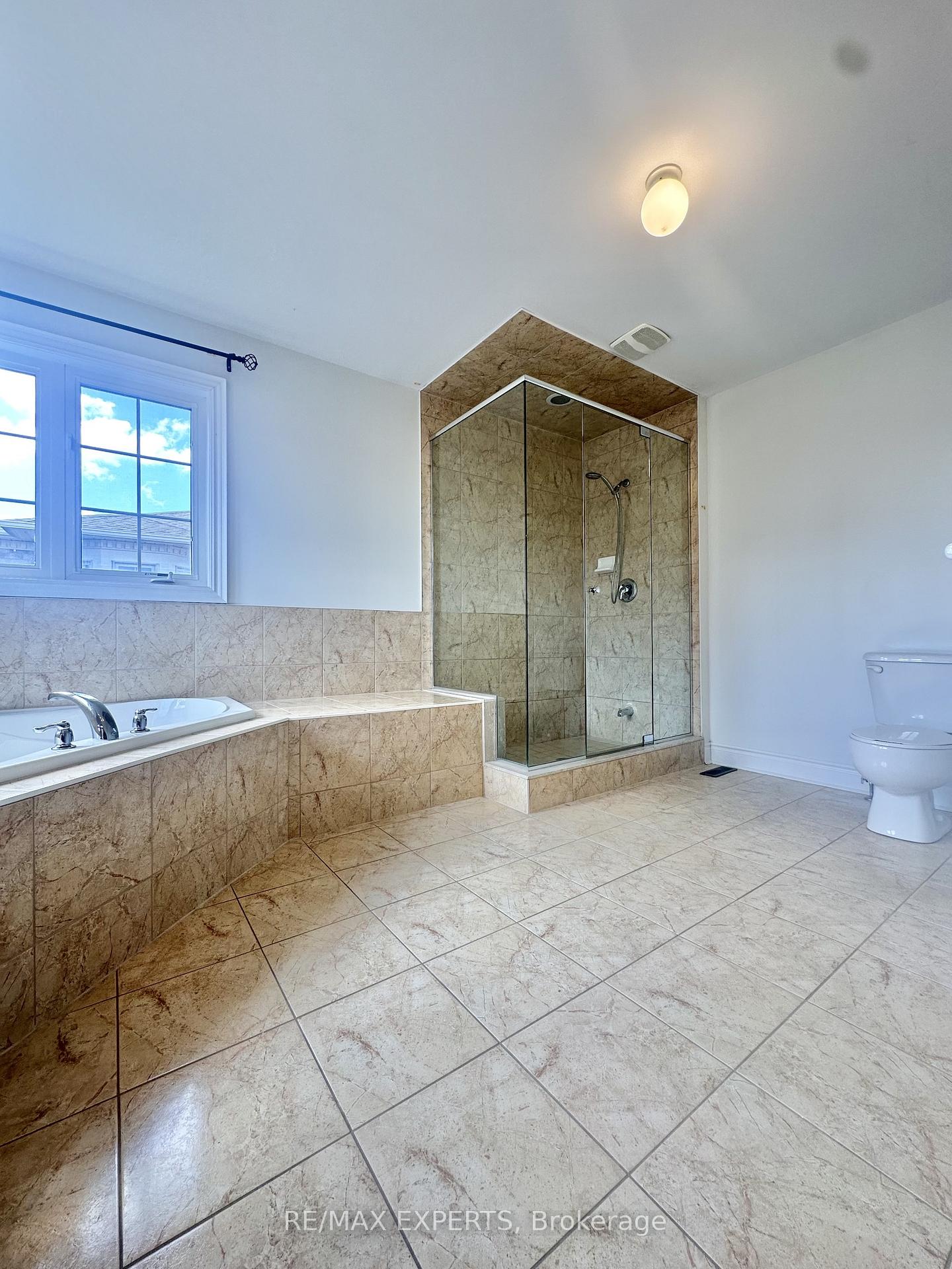 Photo 30 of 2 Louvre Circle, Brampton, Vales of Castlemore North — HOMEH
