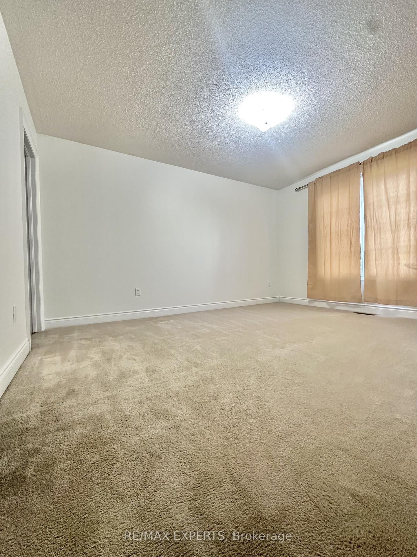 Photo 23 of 2 Louvre Circle, Brampton, Vales of Castlemore North — HOMEH