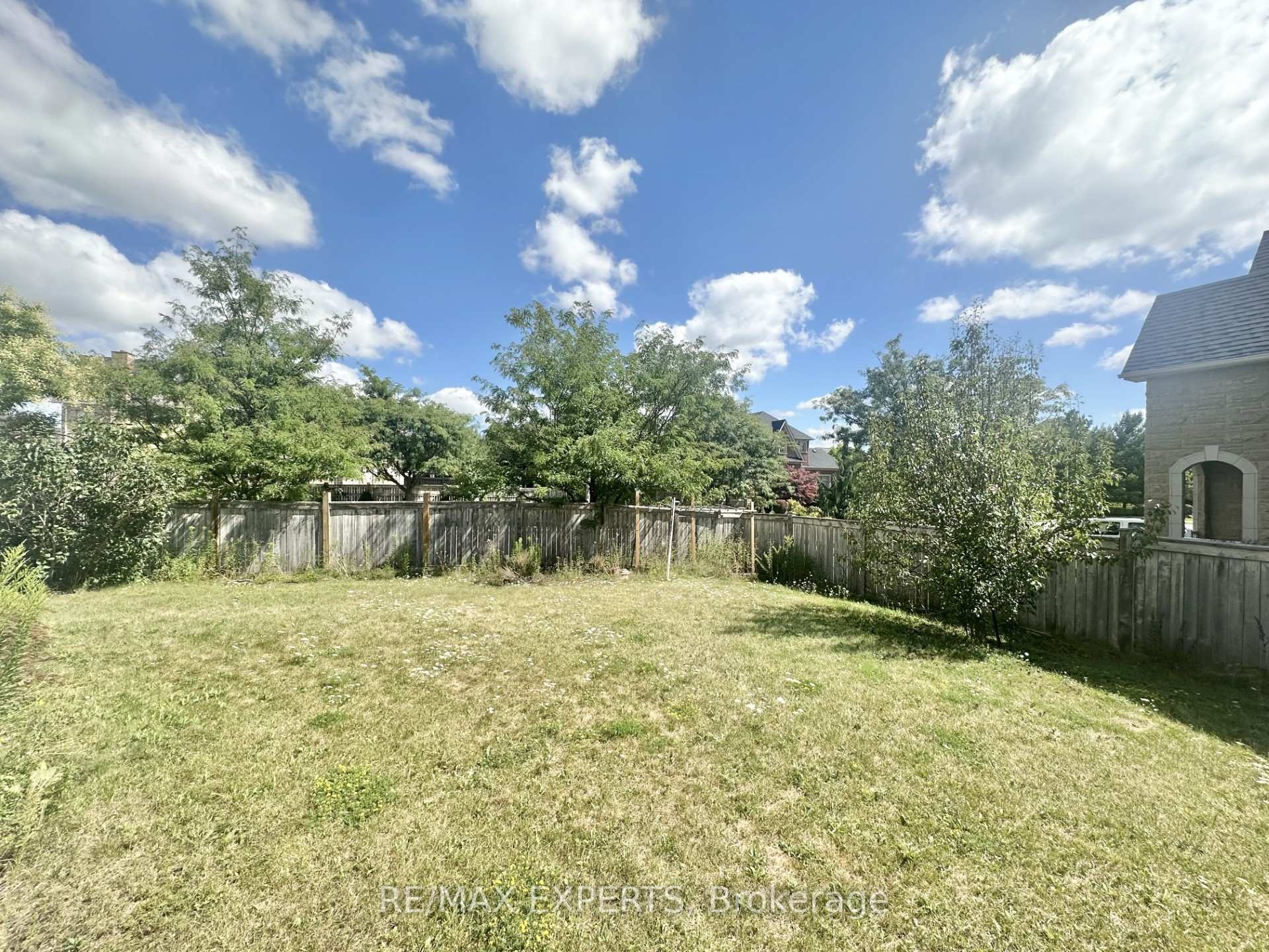 Photo 33 of 2 Louvre Circle, Brampton, Vales of Castlemore North — HOMEH