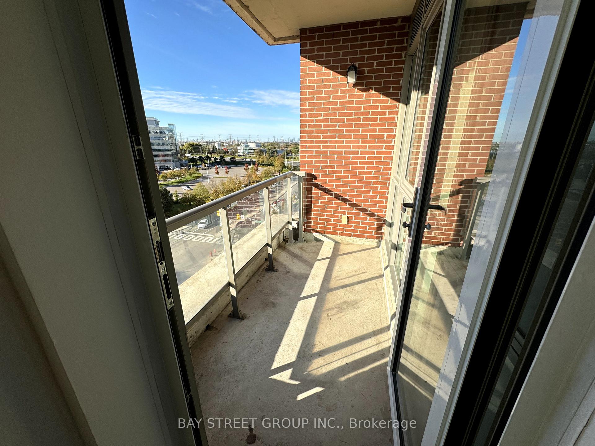 Photo 11 of Unit 706, 1 Upper Duke Crescent, Markham, Unionville — HOMEH