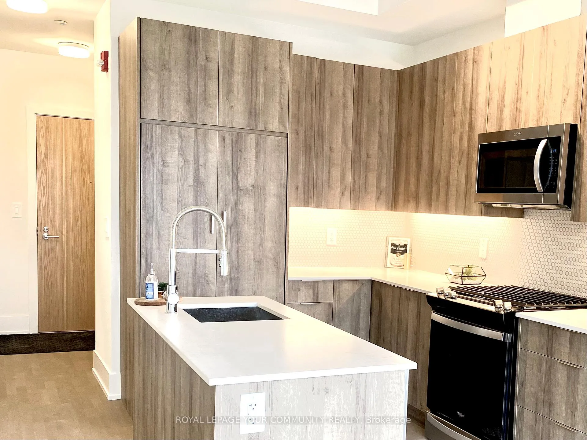 Photo 5 of Unit 401, 495 Logan Avenue, Toronto, North Riverdale — HOMEH