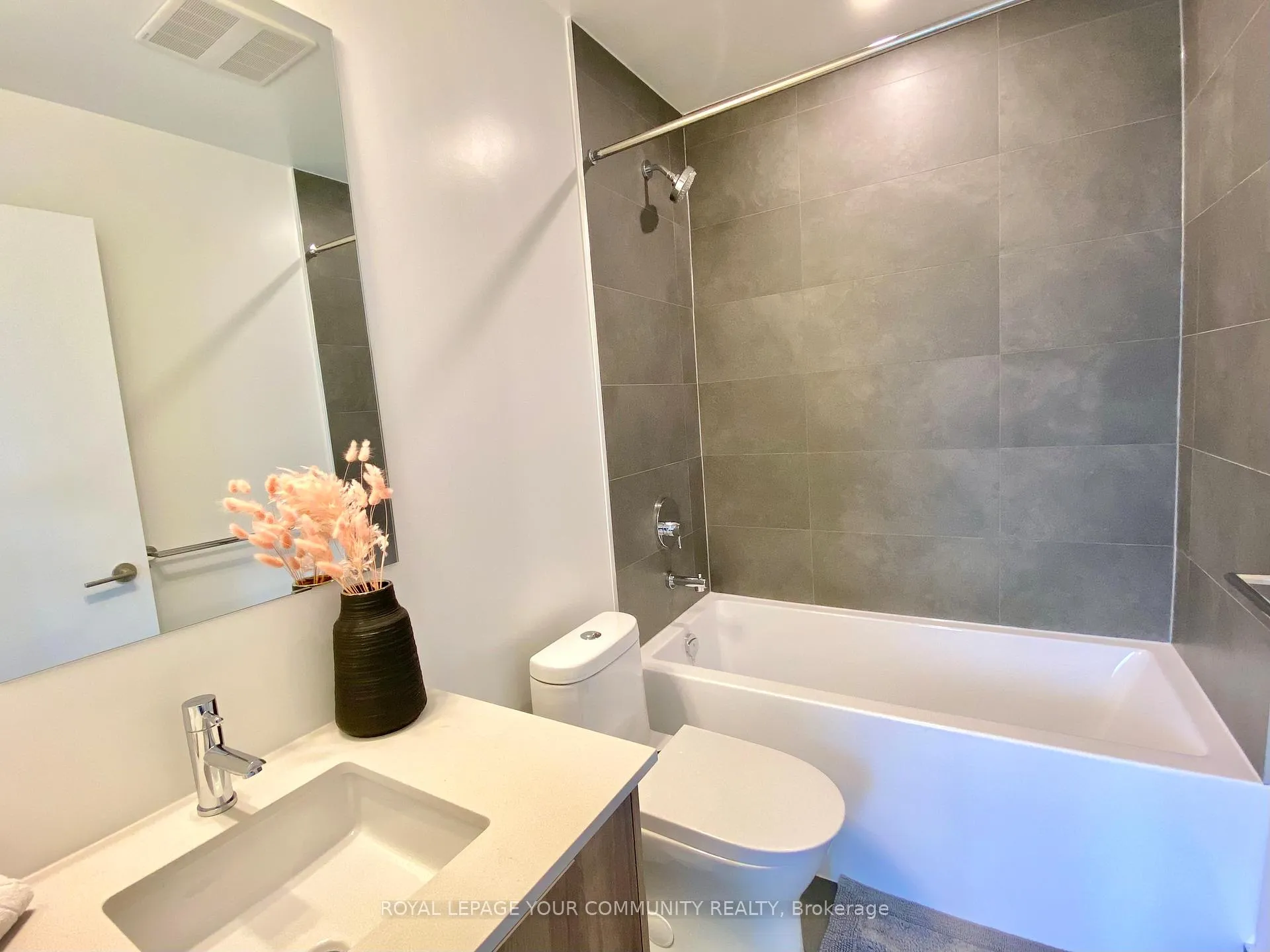 Photo 9 of Unit 401, 495 Logan Avenue, Toronto, North Riverdale — HOMEH