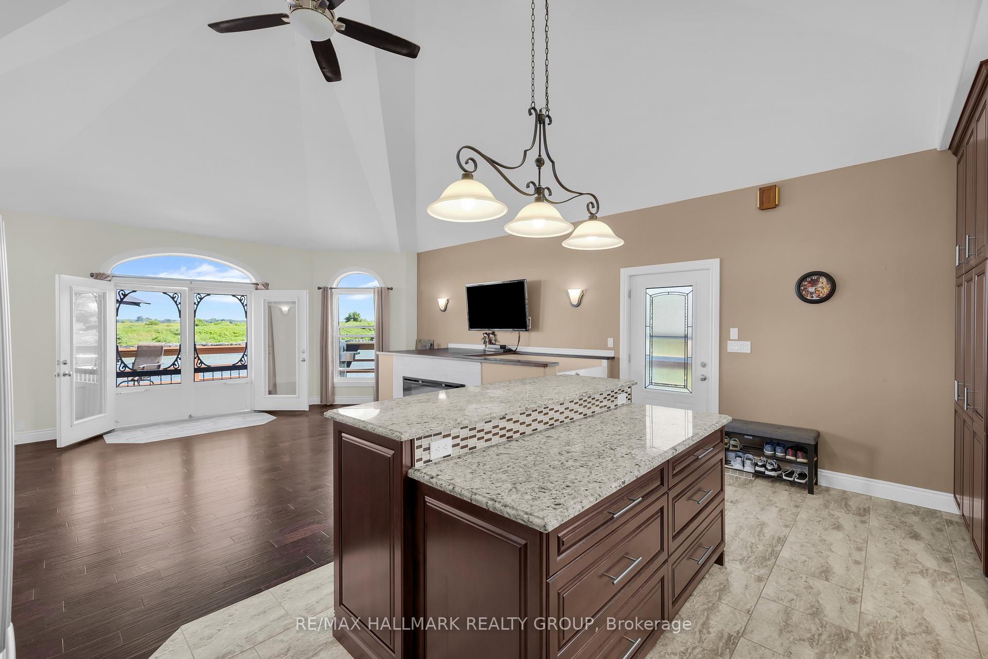 Photo 17 of 33 Tuttle Point, Edwardsburgh/Cardinal, Edwardsburgh/Cardinal Twp — HOMEH