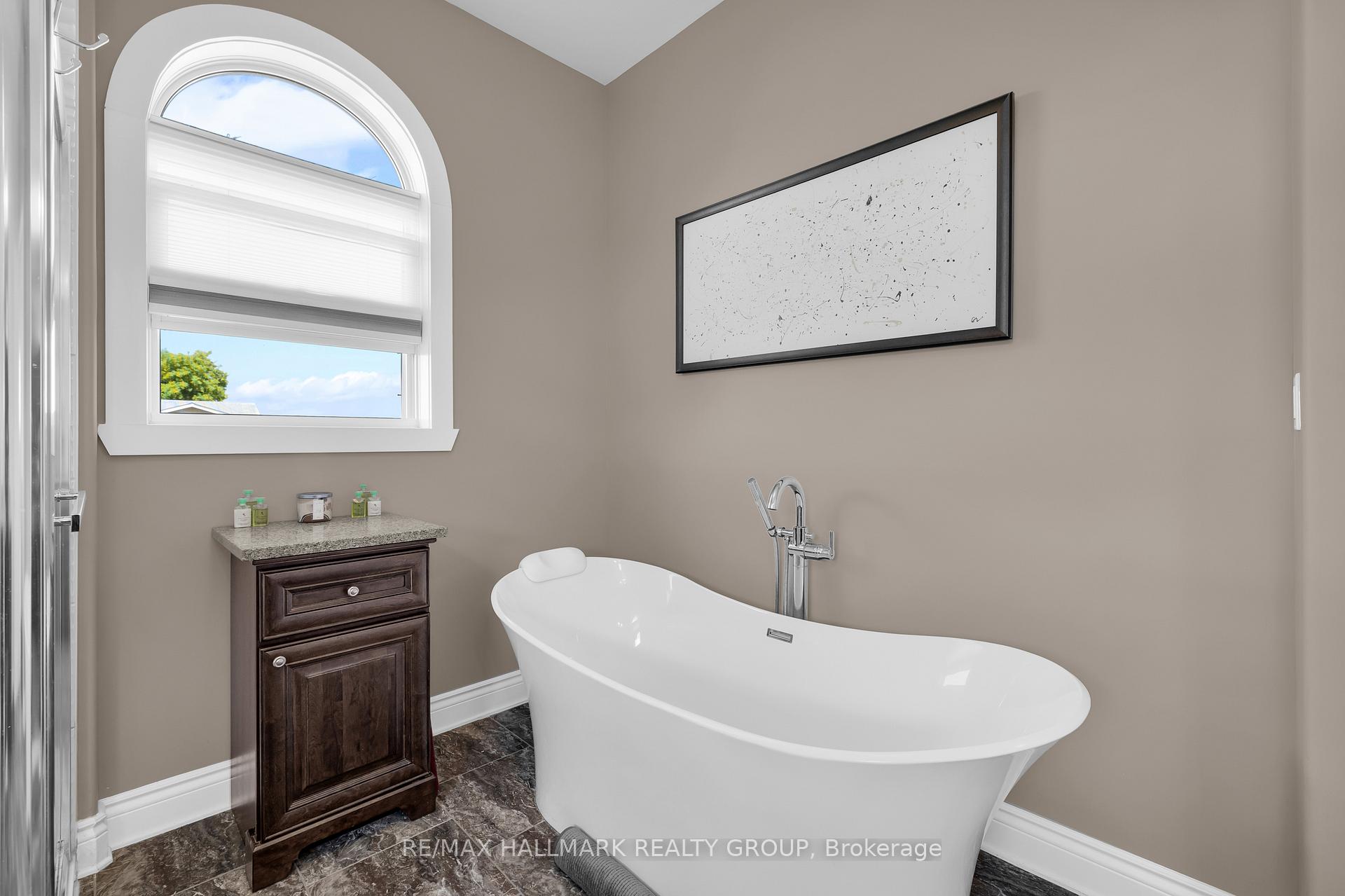 Photo 21 of 33 Tuttle Point, Edwardsburgh/Cardinal, Edwardsburgh/Cardinal Twp — HOMEH
