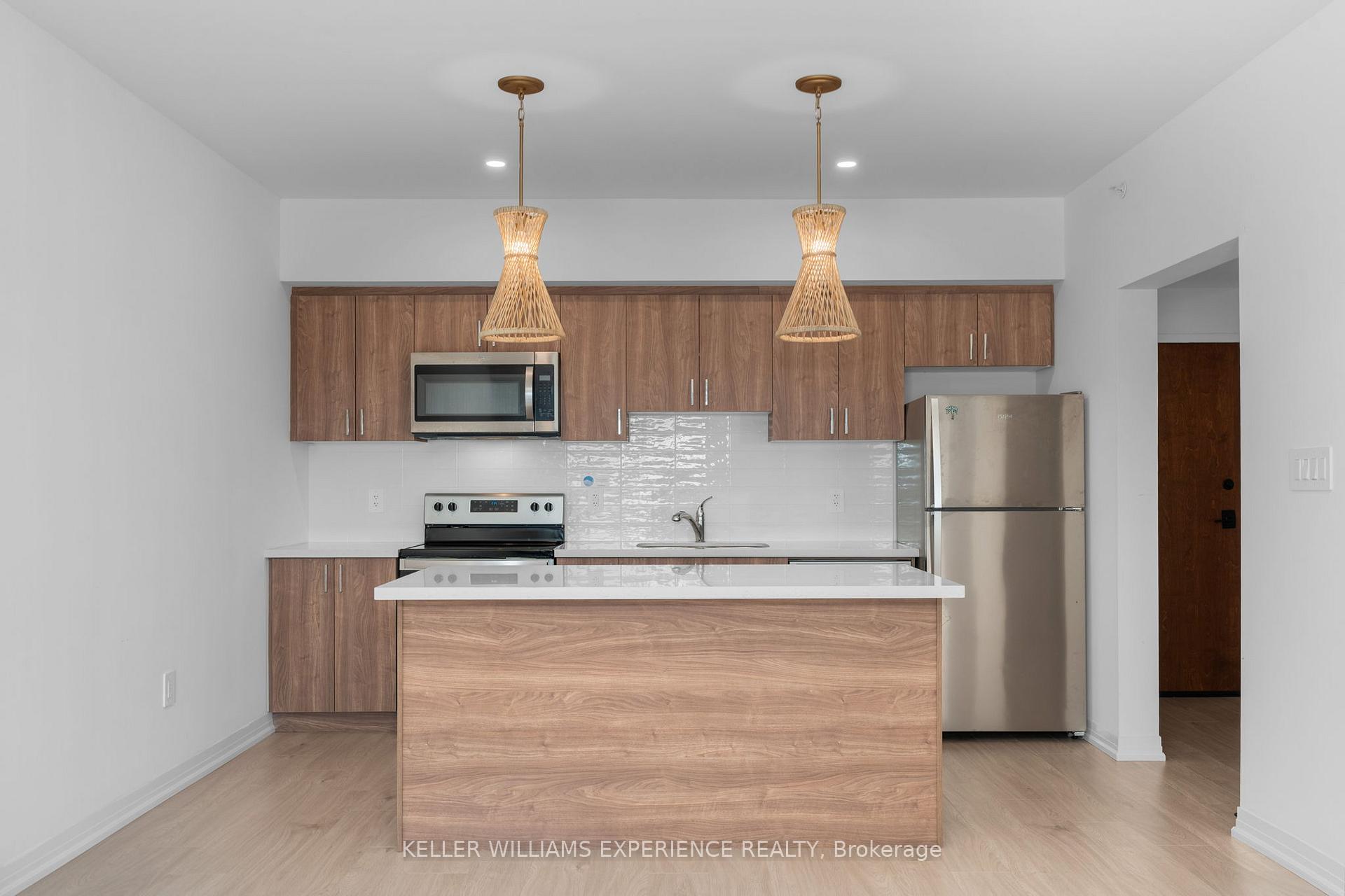 Photo 5 of Unit 607, 15 Kneeshaw Drive, Barrie, Rural Barrie Southeast — HOMEH