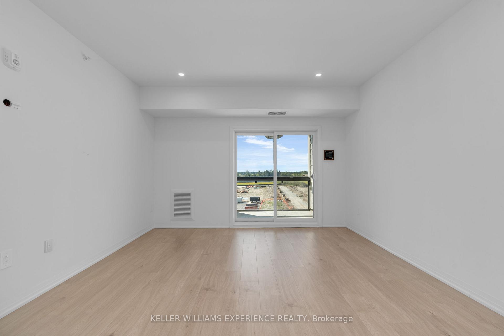 Photo 12 of Unit 607, 15 Kneeshaw Drive, Barrie, Rural Barrie Southeast — HOMEH