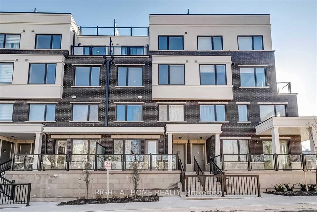 Photo 1 of Unit 43, 300 Alex Gardner Circle, Aurora, Aurora Heights — HOMEH
