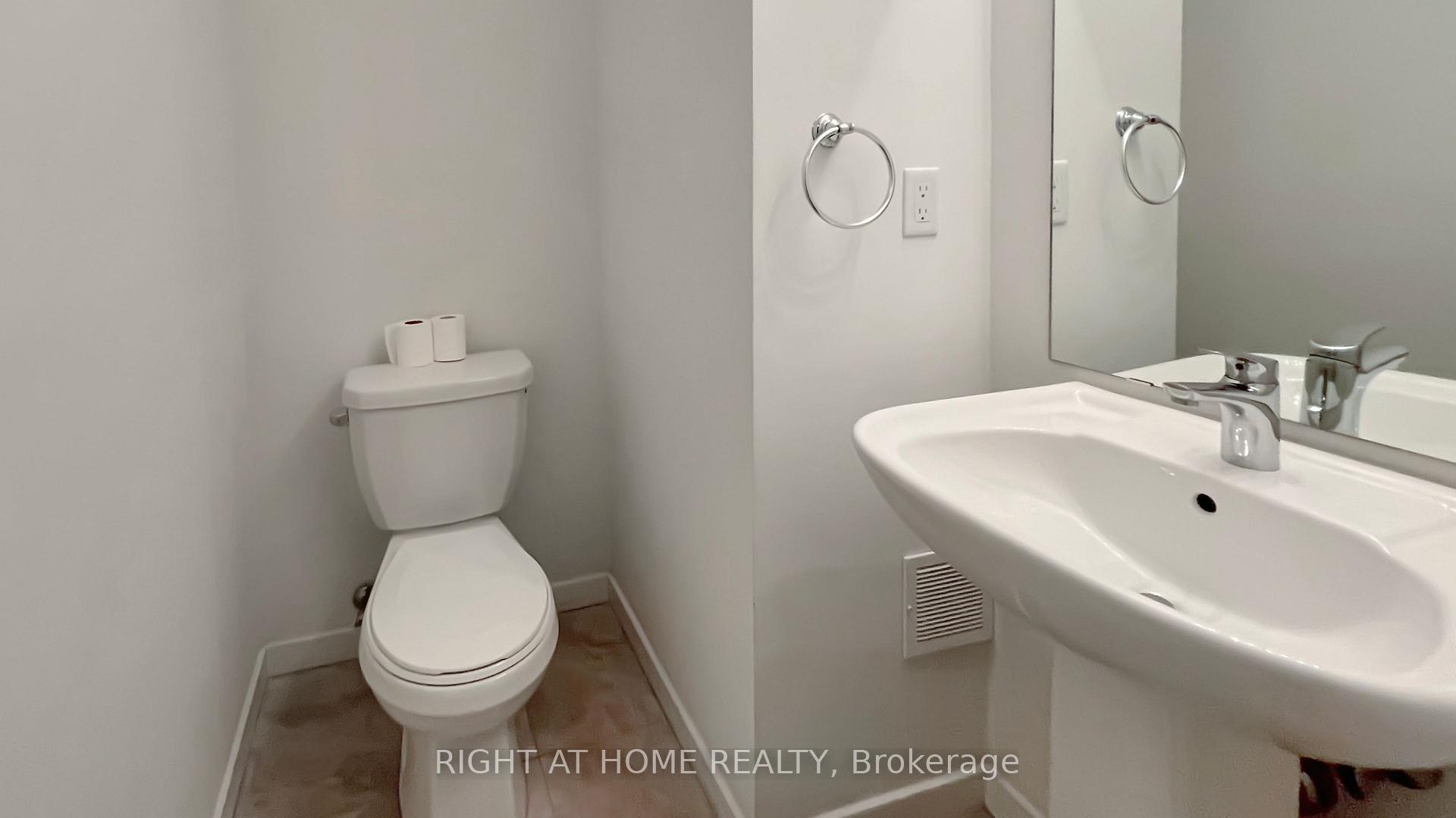 Photo 8 of Unit 43, 300 Alex Gardner Circle, Aurora, Aurora Heights — HOMEH