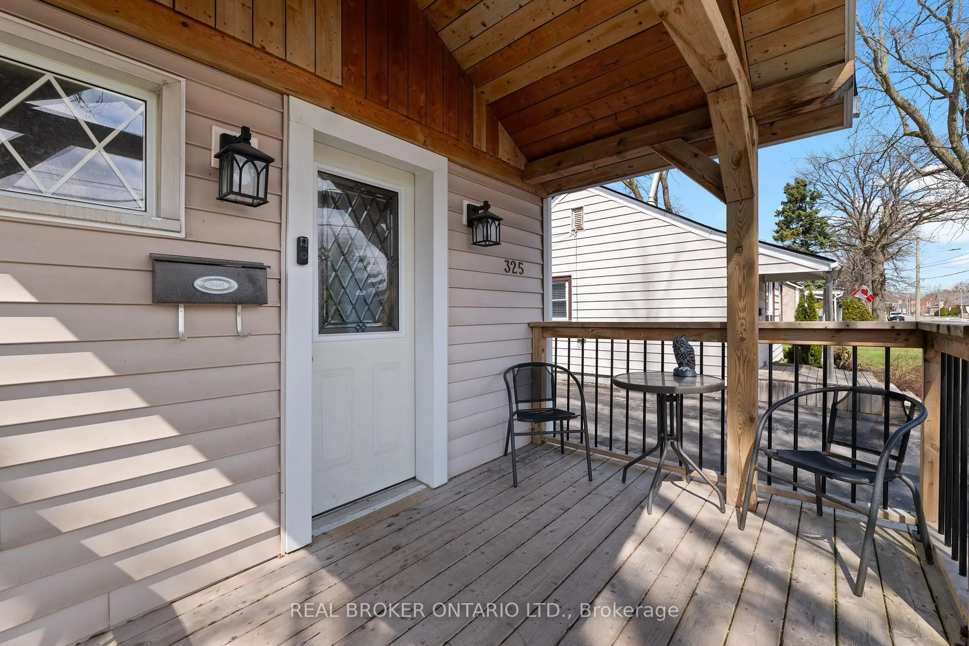 Photo 3 of 325 Crowland Avenue, Welland, Lincoln/Crowland — HOMEH
