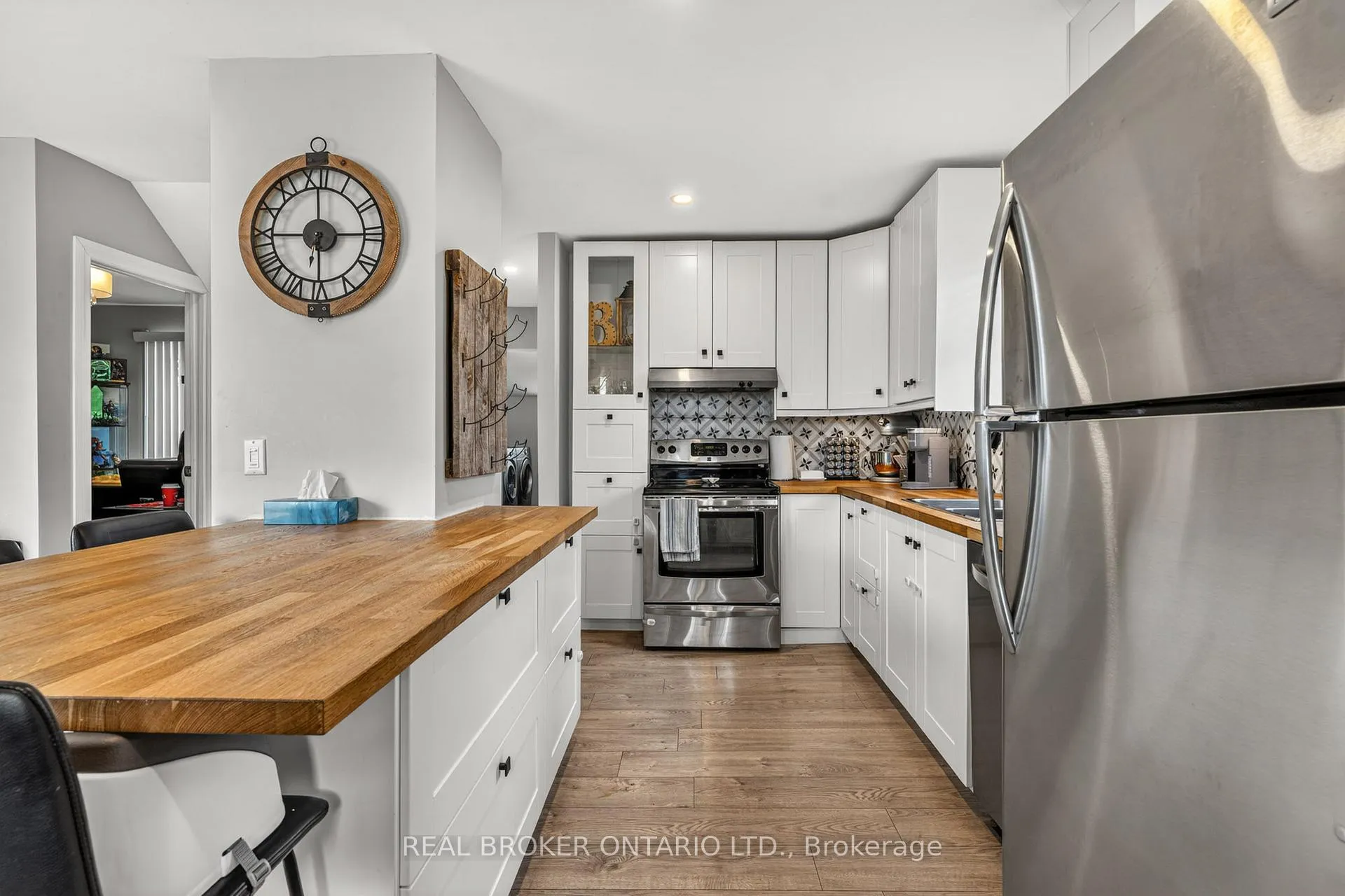 Photo 6 of 325 Crowland Avenue, Welland, Lincoln/Crowland — HOMEH