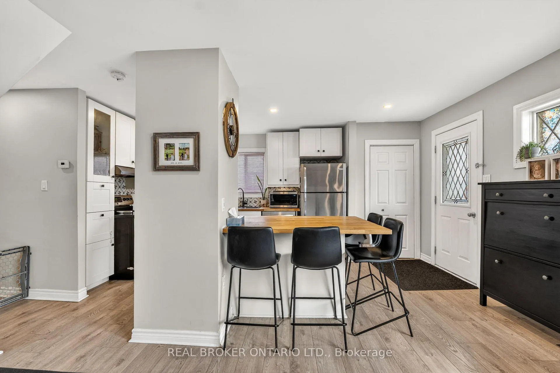 Photo 10 of 325 Crowland Avenue, Welland, Lincoln/Crowland — HOMEH