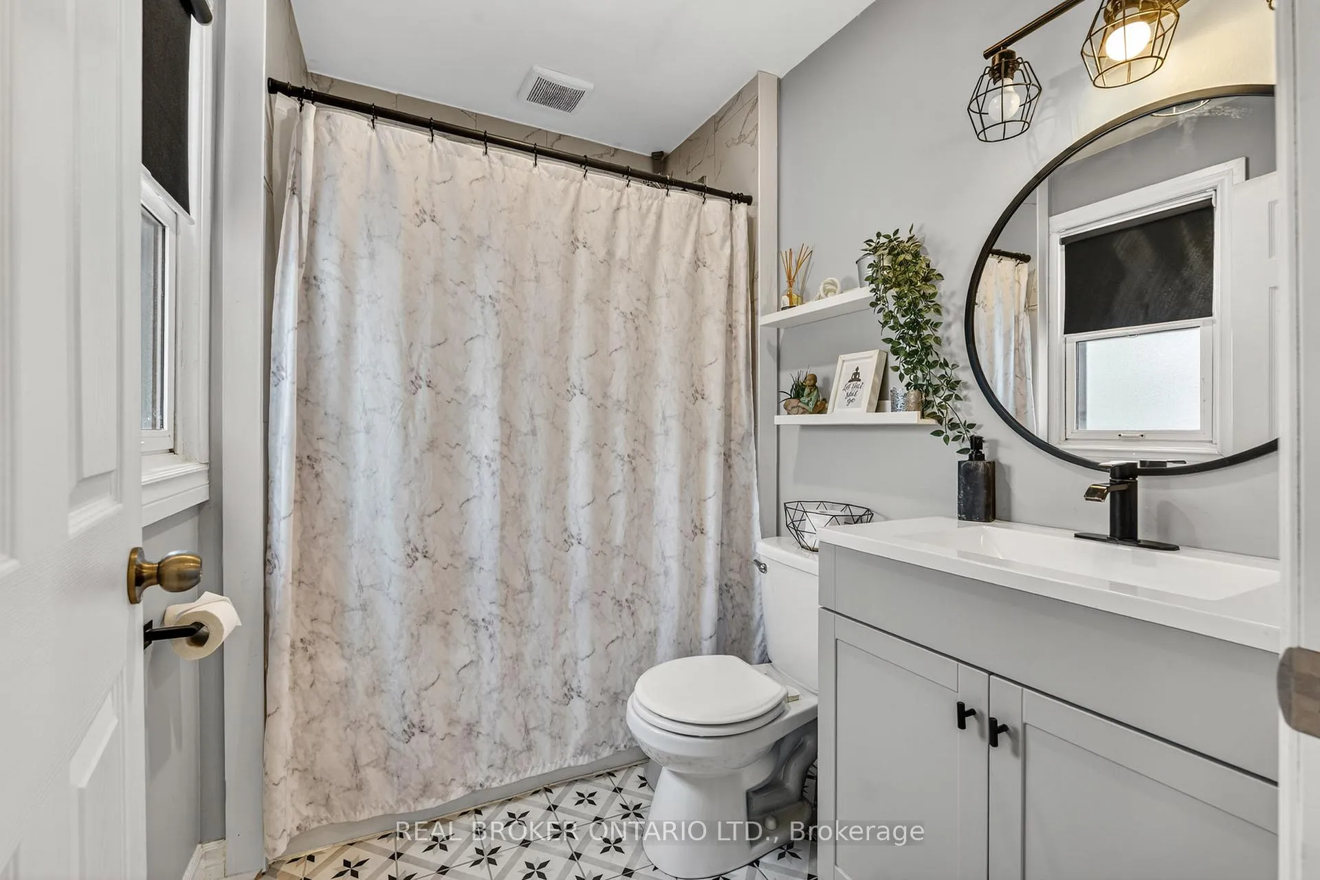 Photo 14 of 325 Crowland Avenue, Welland, Lincoln/Crowland — HOMEH