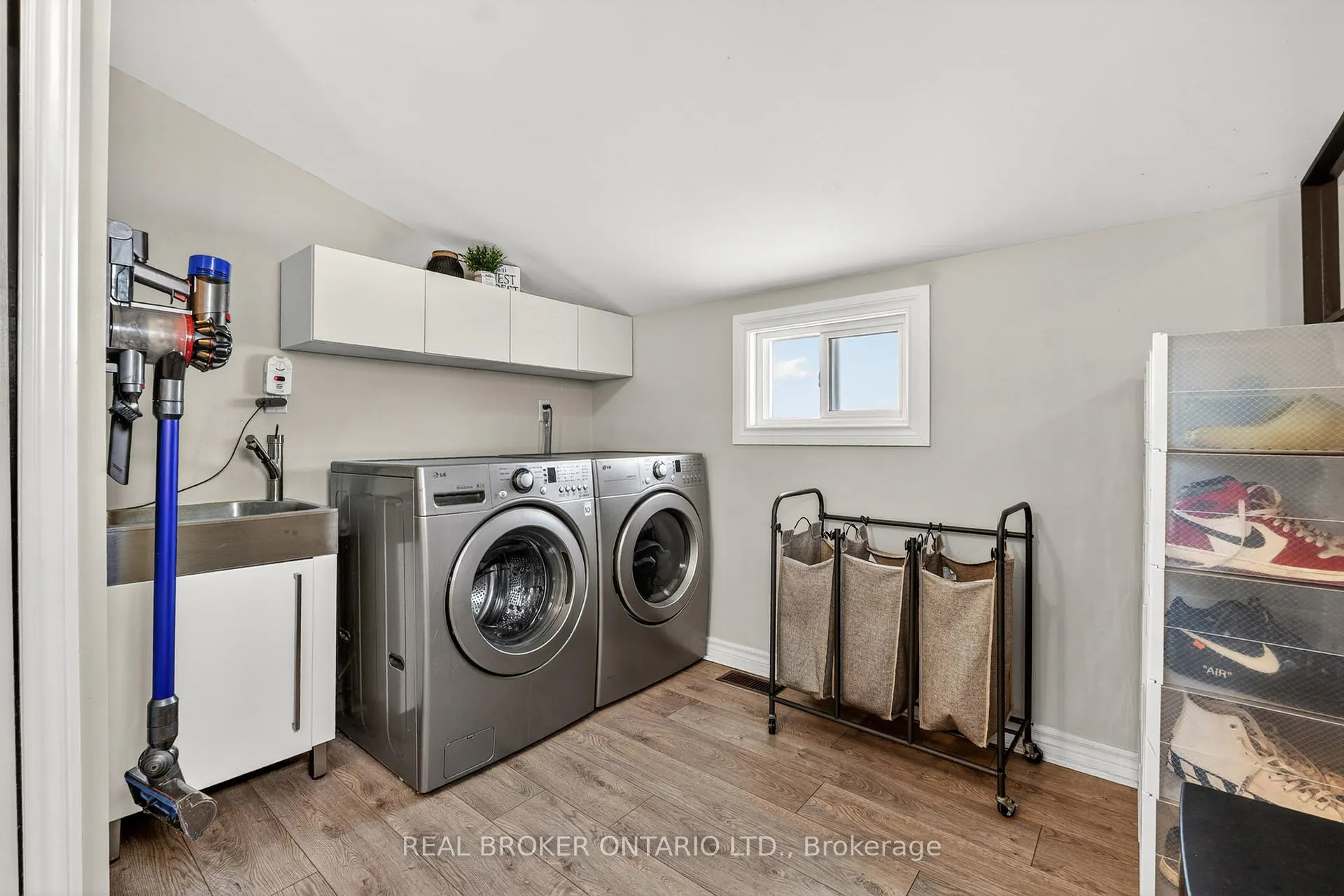 Photo 16 of 325 Crowland Avenue, Welland, Lincoln/Crowland — HOMEH