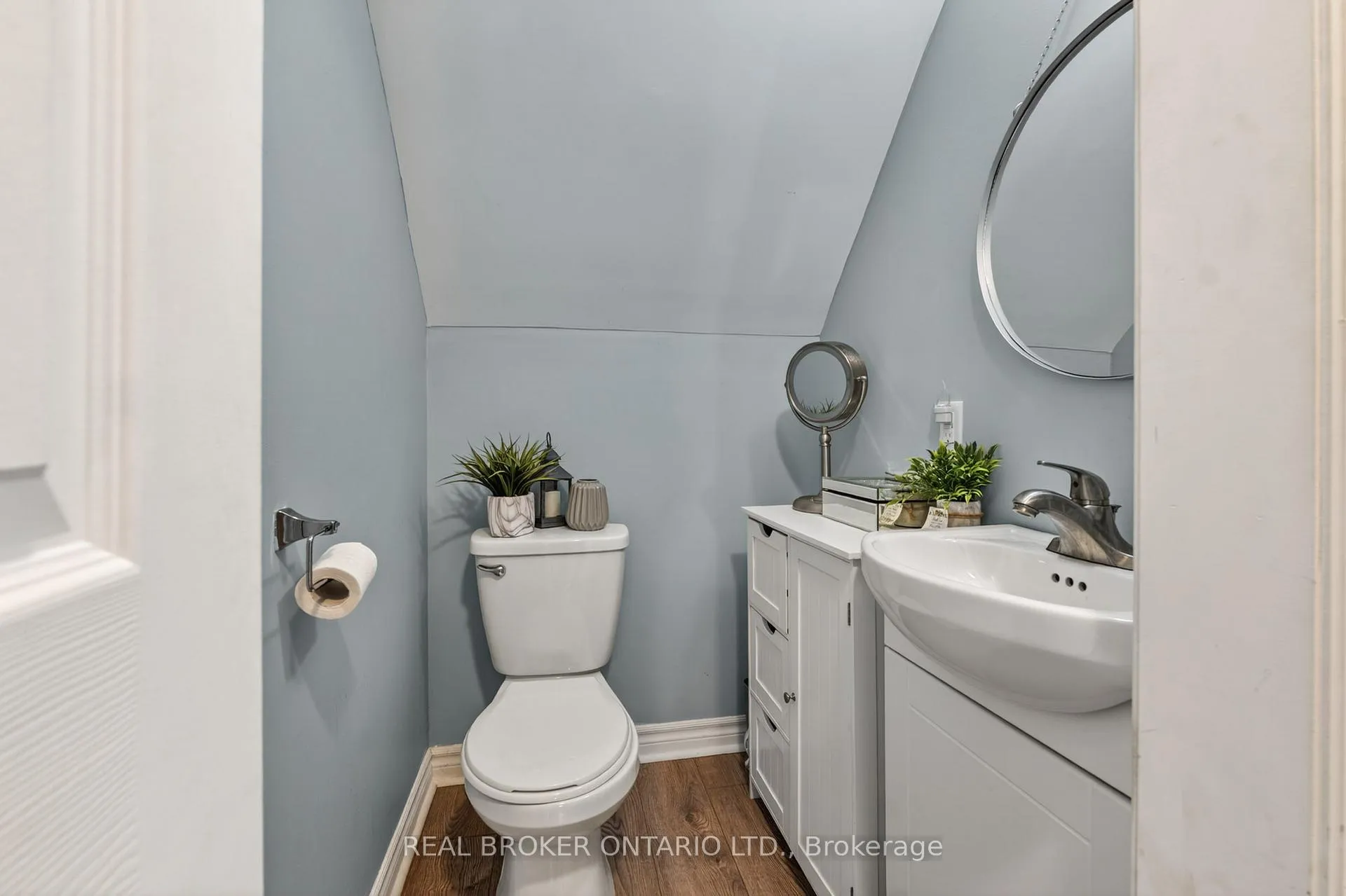 Photo 19 of 325 Crowland Avenue, Welland, Lincoln/Crowland — HOMEH