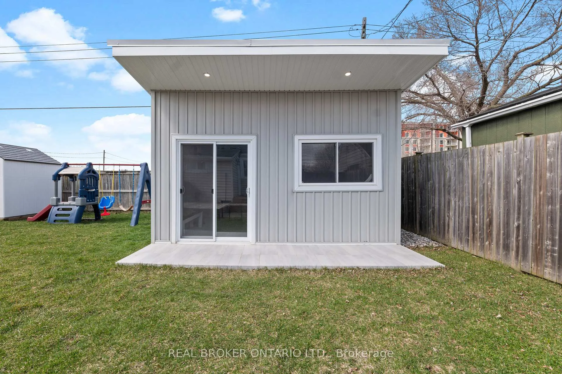 Photo 21 of 325 Crowland Avenue, Welland, Lincoln/Crowland — HOMEH