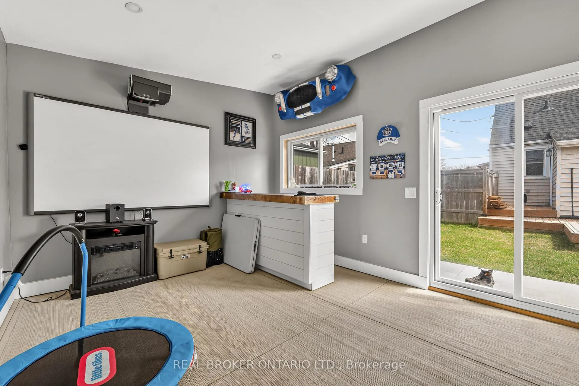 Photo 23 of 325 Crowland Avenue, Welland, Lincoln/Crowland — HOMEH