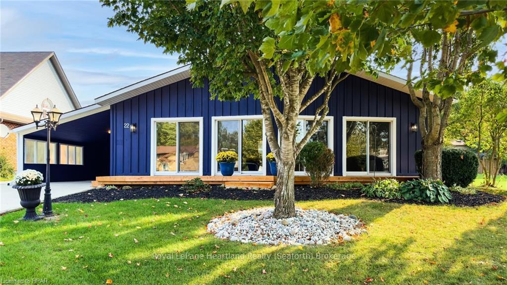 Photo 3 of 22 Hamilton Street, Bluewater, Bayfield — HOMEH