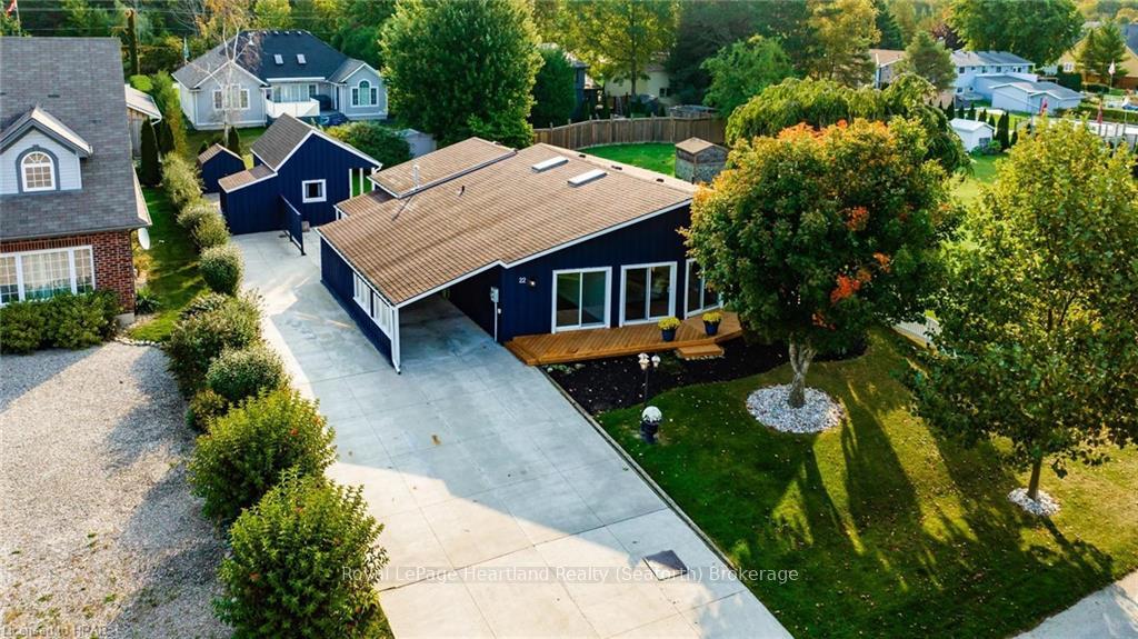 Photo 2 of 22 Hamilton Street, Bluewater, Bayfield — HOMEH
