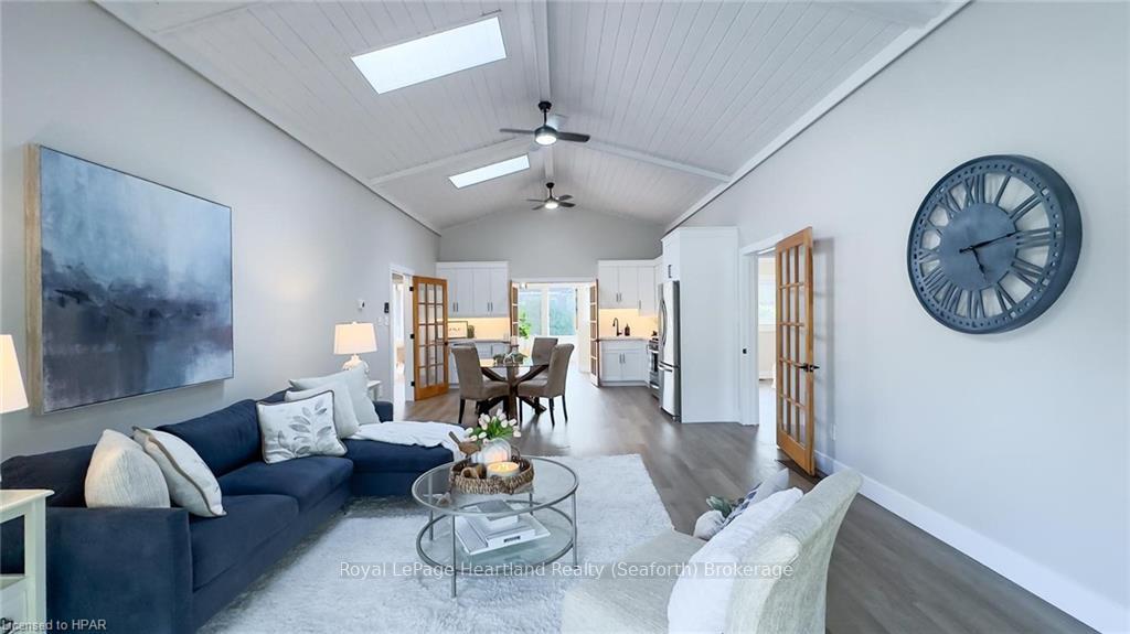 Photo 5 of 22 Hamilton Street, Bluewater, Bayfield — HOMEH