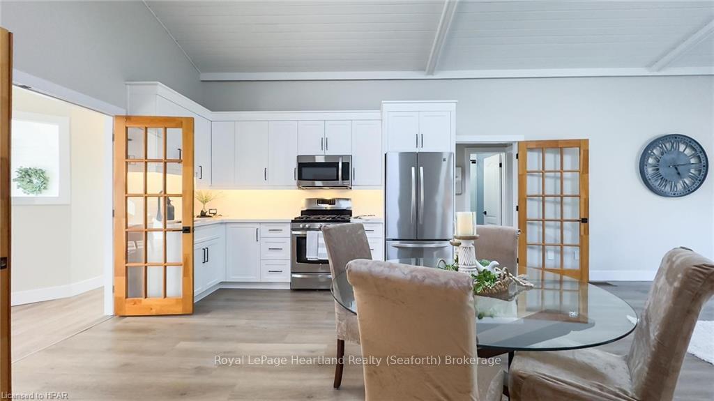 Photo 9 of 22 Hamilton Street, Bluewater, Bayfield — HOMEH